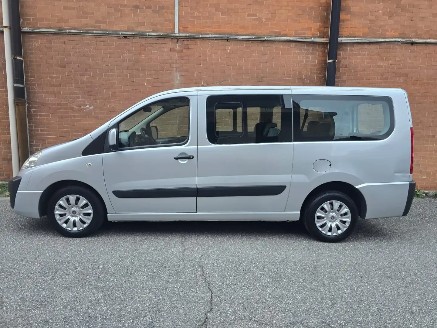 Fiat Scudo 2.0 MJT PL Combi 8 posti AUTOVETTURA Argent - 2