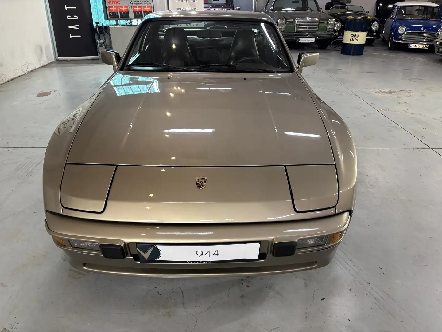 Porsche 944 S1 Bronze - 2