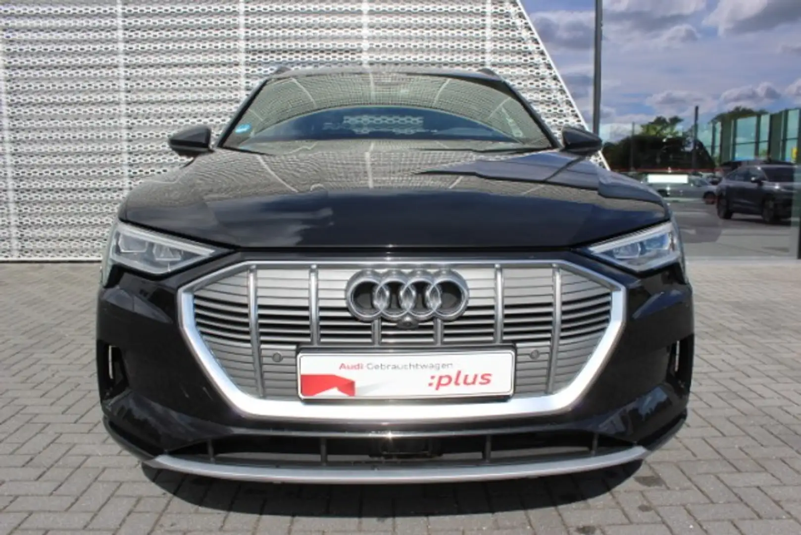 Audi e-tron 55 quattro advanced MLED Navi HuD Pano Klima Navi Schwarz - 2