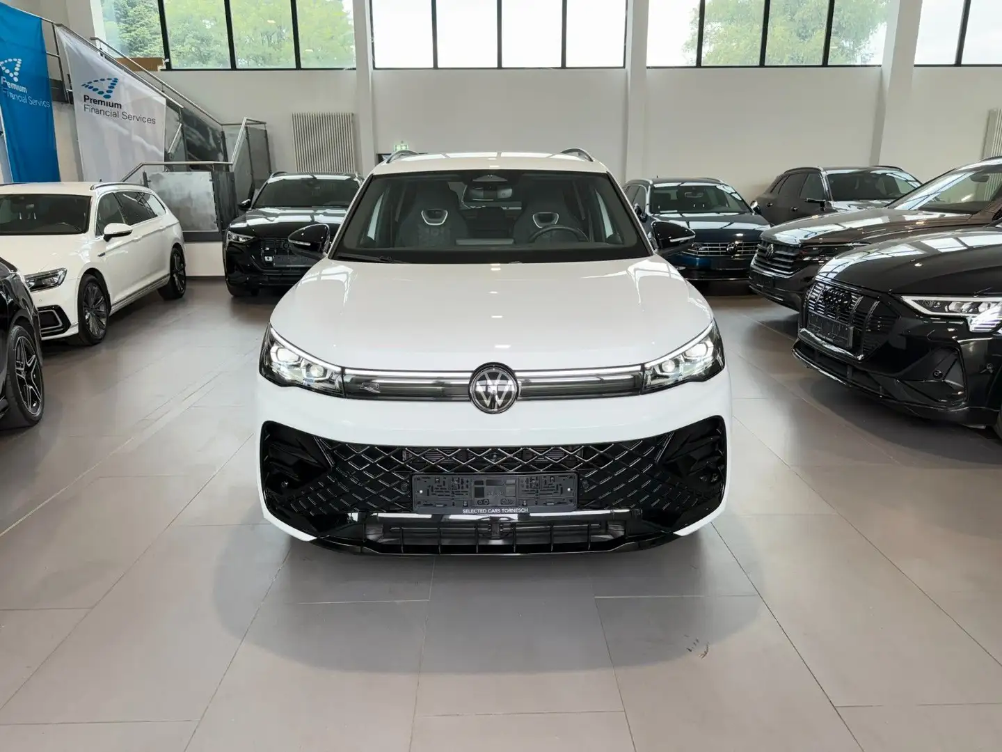 Volkswagen Tiguan 2.0 TDI DSG R-Line AID/MATRIX/360°/AHK Blanco - 2