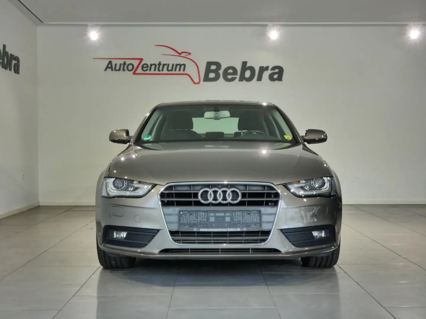 Audi A4 Lim. 1.8 TFSI Ambiente S-Line Xenon/Navi/SHZ Grau - 2