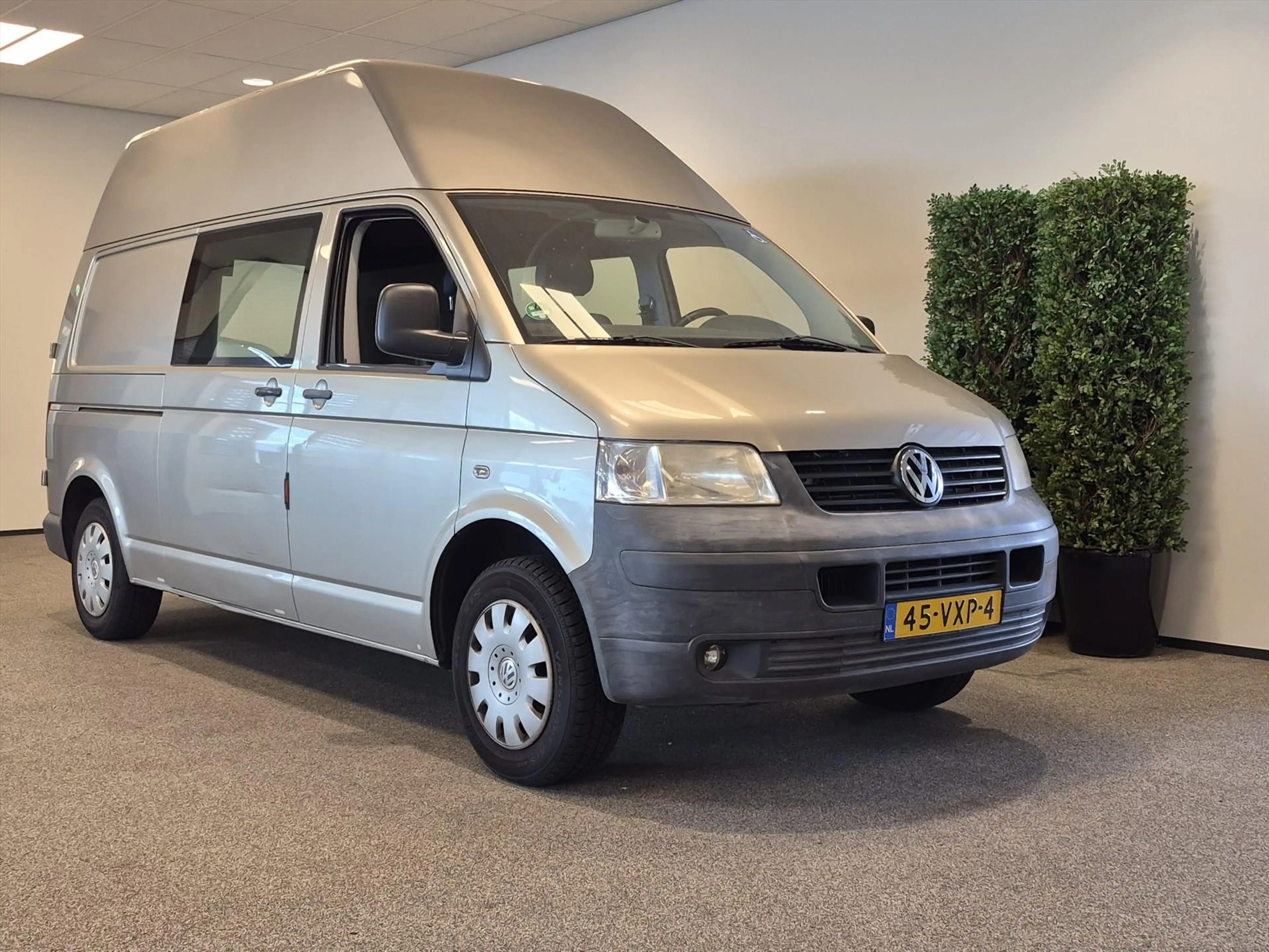 Volkswagen Transporter L2H3 Rolstoelbus Automaat - rolstoel naast bestuur — photo 15