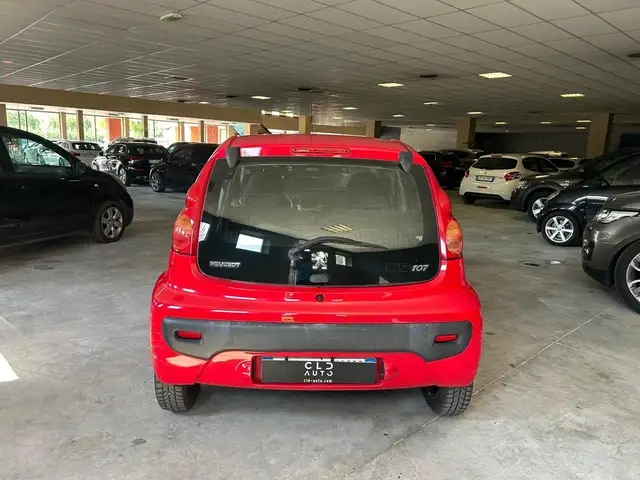 Peugeot 107 view 3