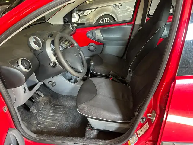 Peugeot 107 view 5