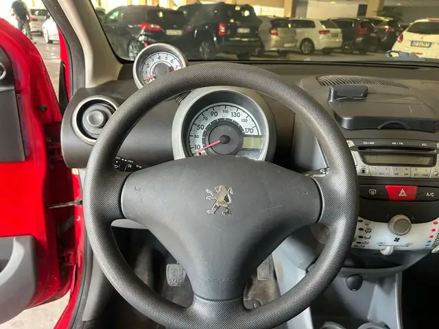 Peugeot 107 view 9