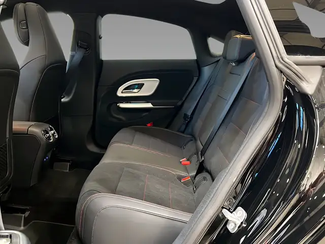 Mercedes-Benz CLA view 9