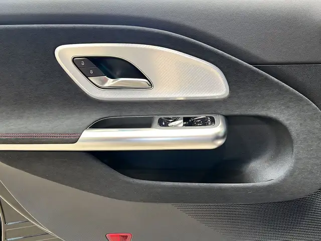 Mercedes-Benz CLA view 13