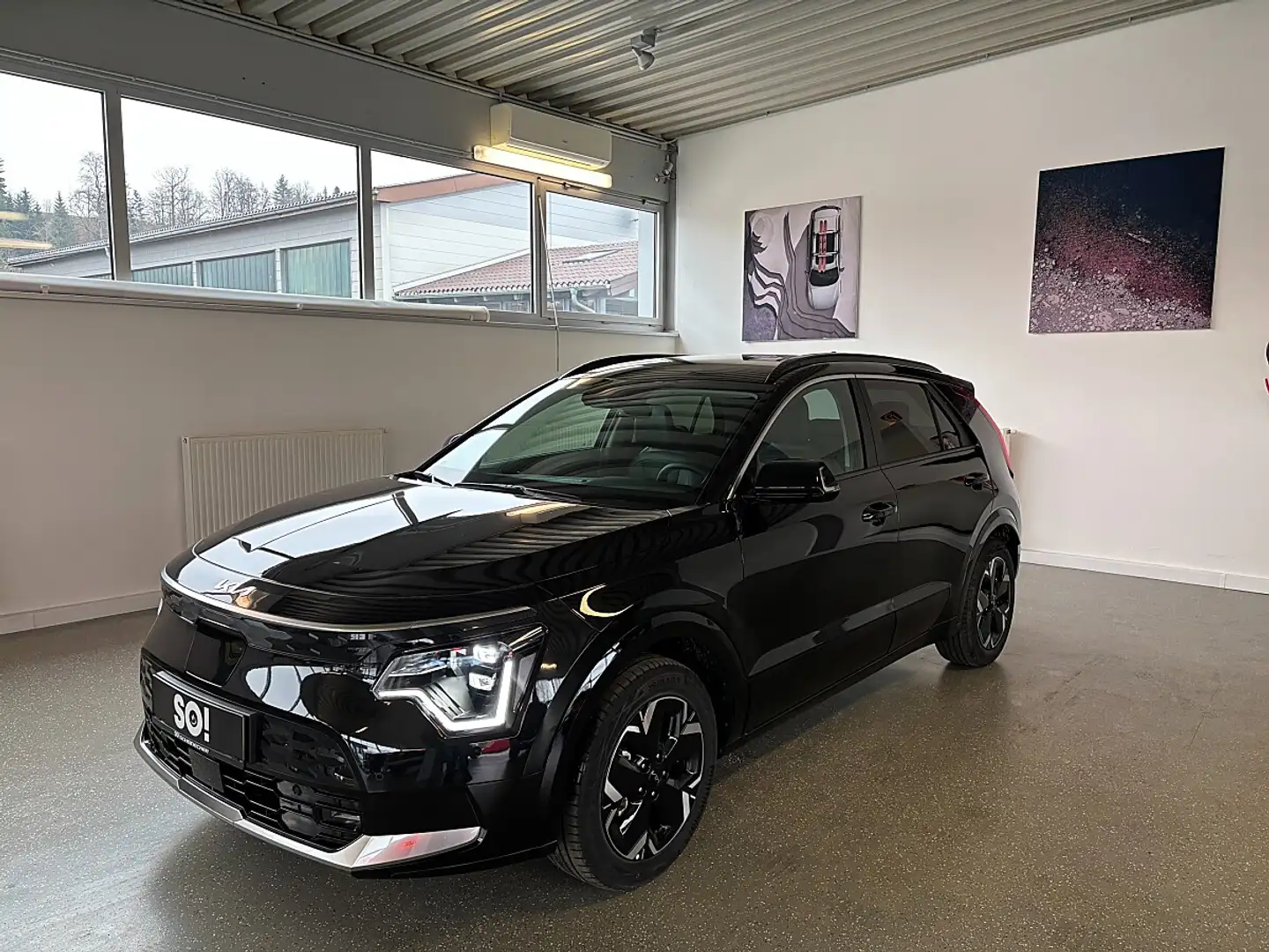 Kia e-Niro Niro EV Long Range 64kWh Gold Aut. Schwarz - 2