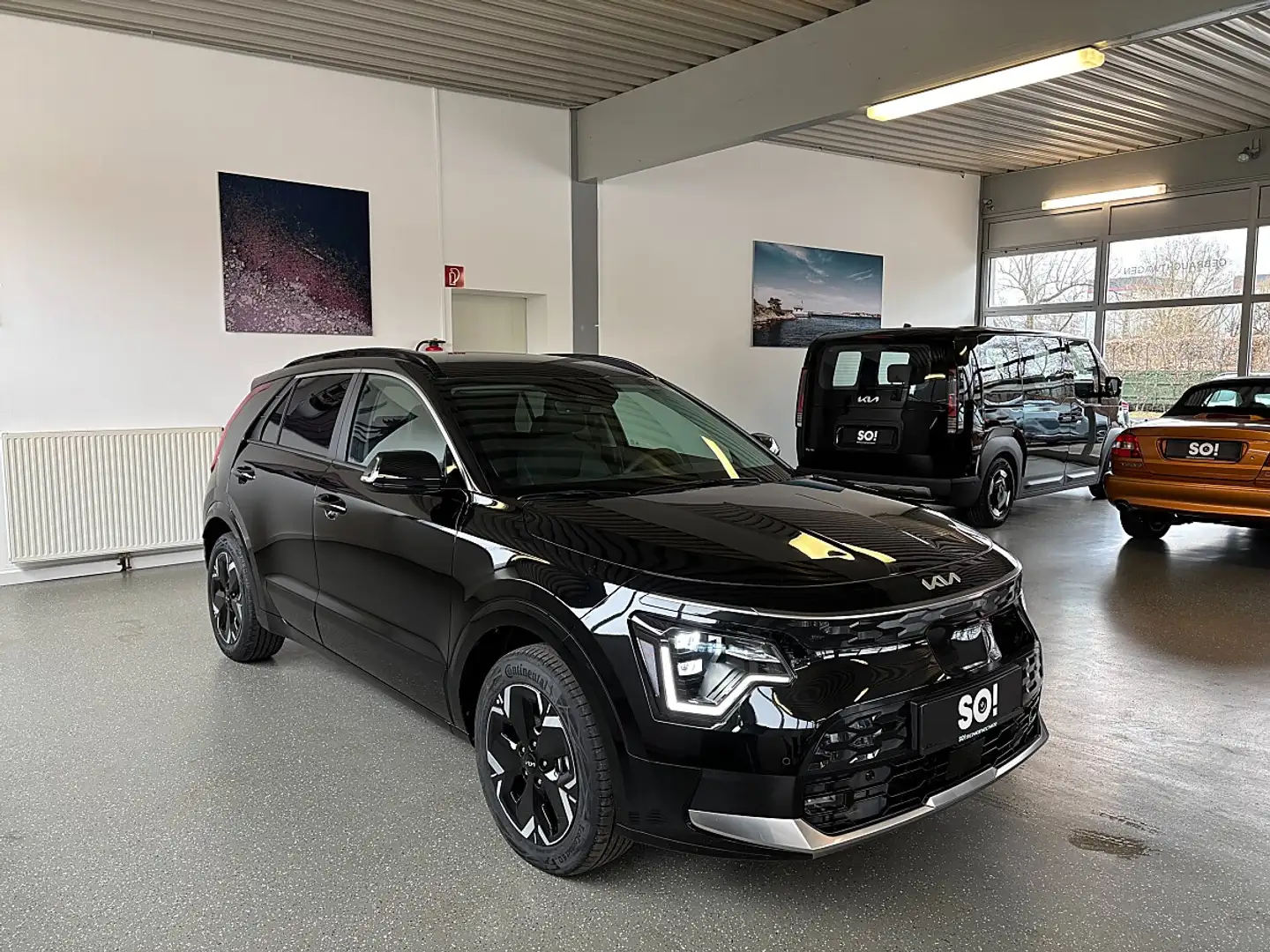 Kia e-Niro Niro EV Long Range 64kWh Gold Aut. Schwarz - 1