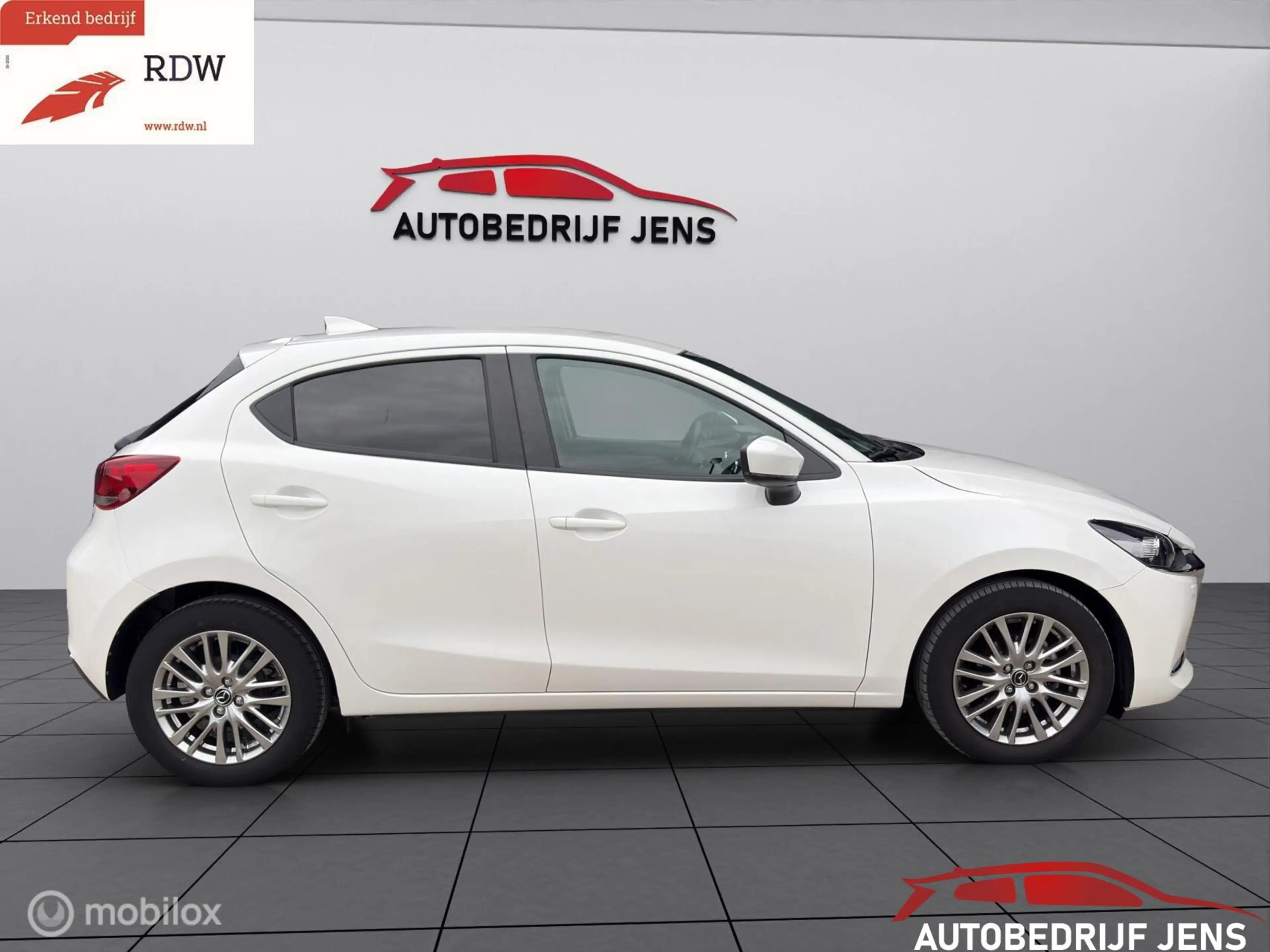 Mazda 2 1.5 Skyactiv-G Luxury|OKINAMI uitvoering — photo 11