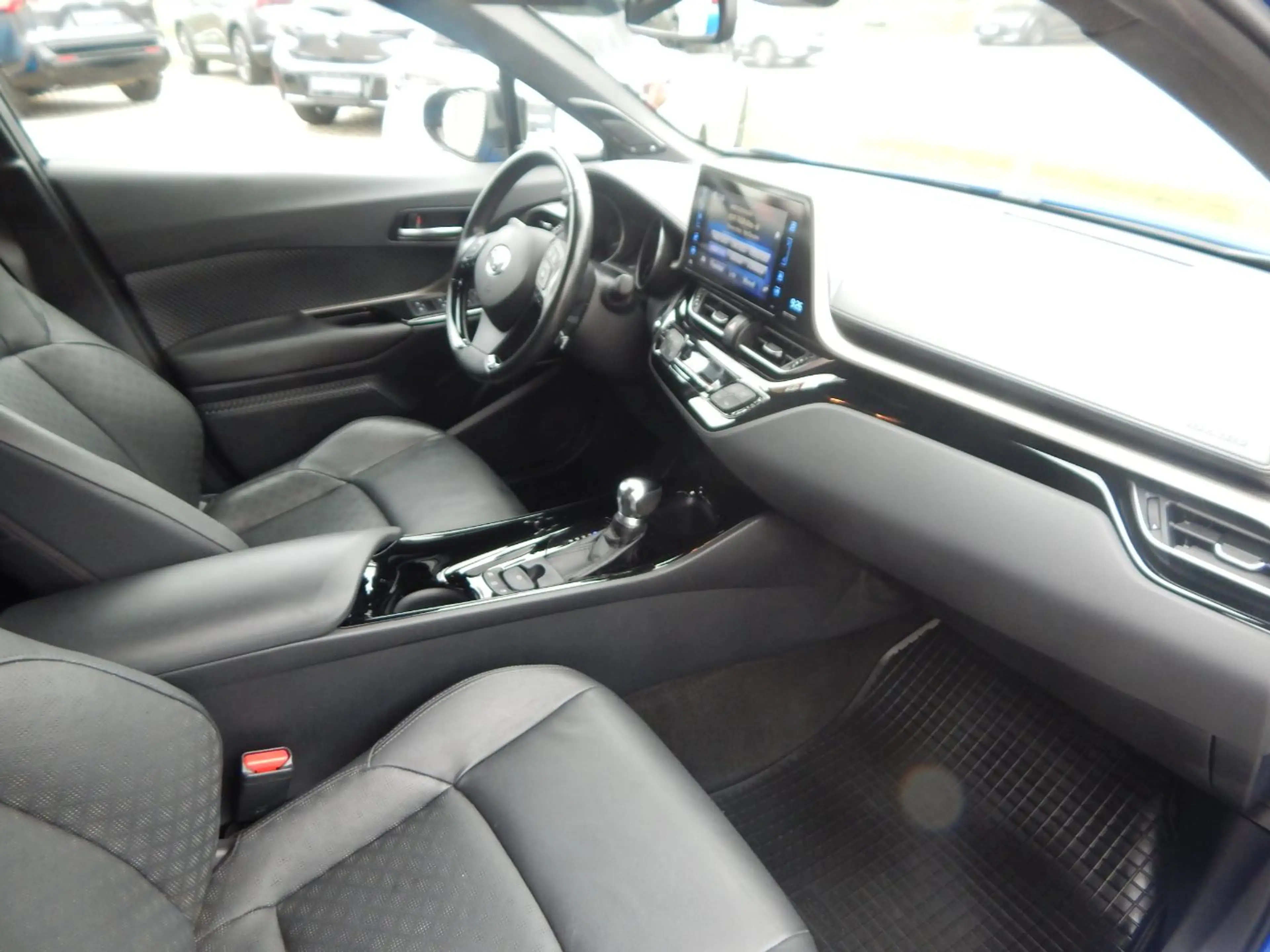 Toyota C-HR 1.8 Style Selection ACC+Navi+SHZ+2xKlima+LM — photo 10