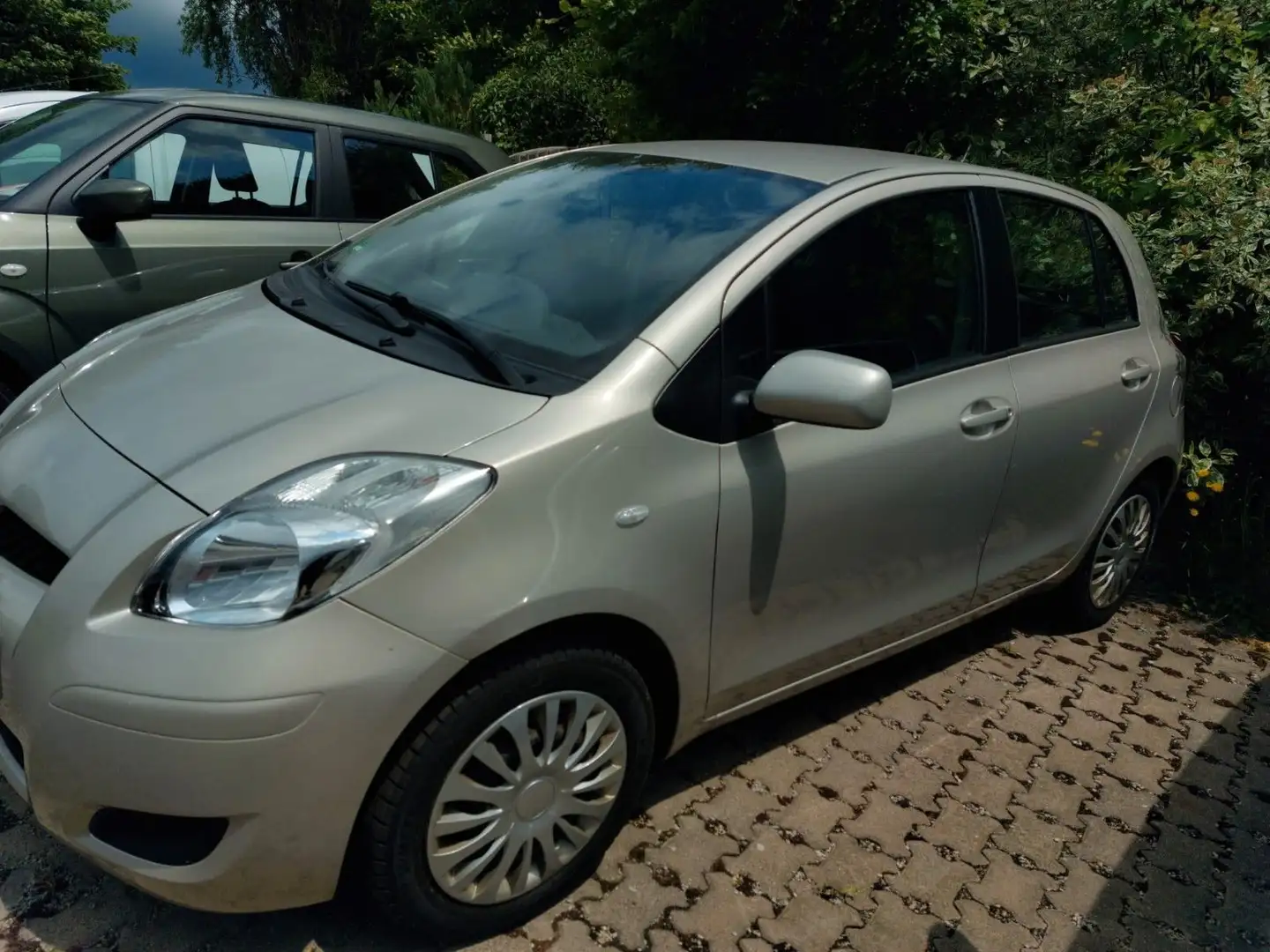 Daihatsu Charade 1,33 Dual-VVT-+WR Silber - 1