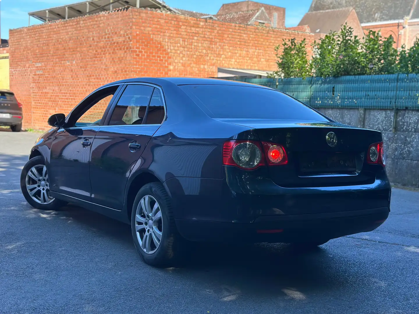 Volkswagen Jetta 1.6 TDi Comfortline FaceLift Model!* EURO 4 Синий - 2