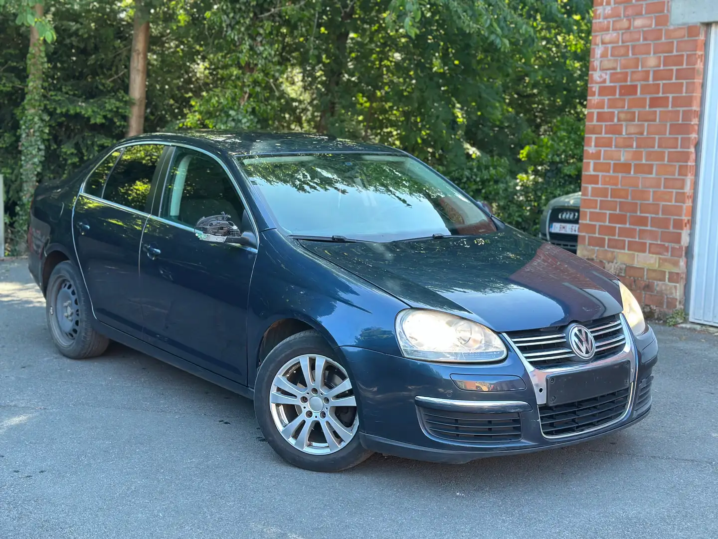 Volkswagen Jetta 1.6 TDi Comfortline FaceLift Model!* EURO 4 Синий - 1