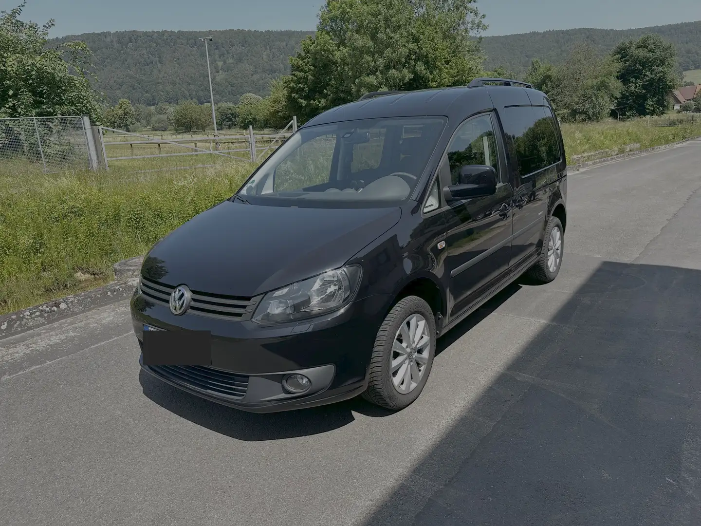 Volkswagen Caddy 1.6 TDI, DSG, Kombi, neuer Zahnr., Klima, abn. AHK Schwarz - 1