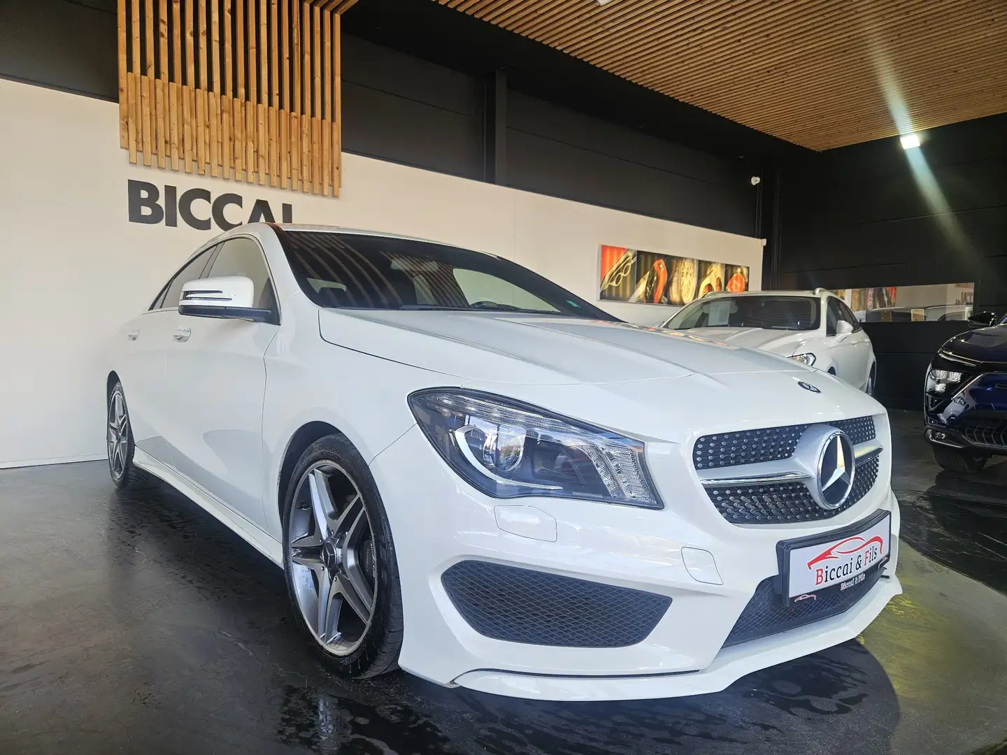 Mercedes-Benz CLA 180 CLA 180 BE Edition ///Pack Amg/// Wit - 2