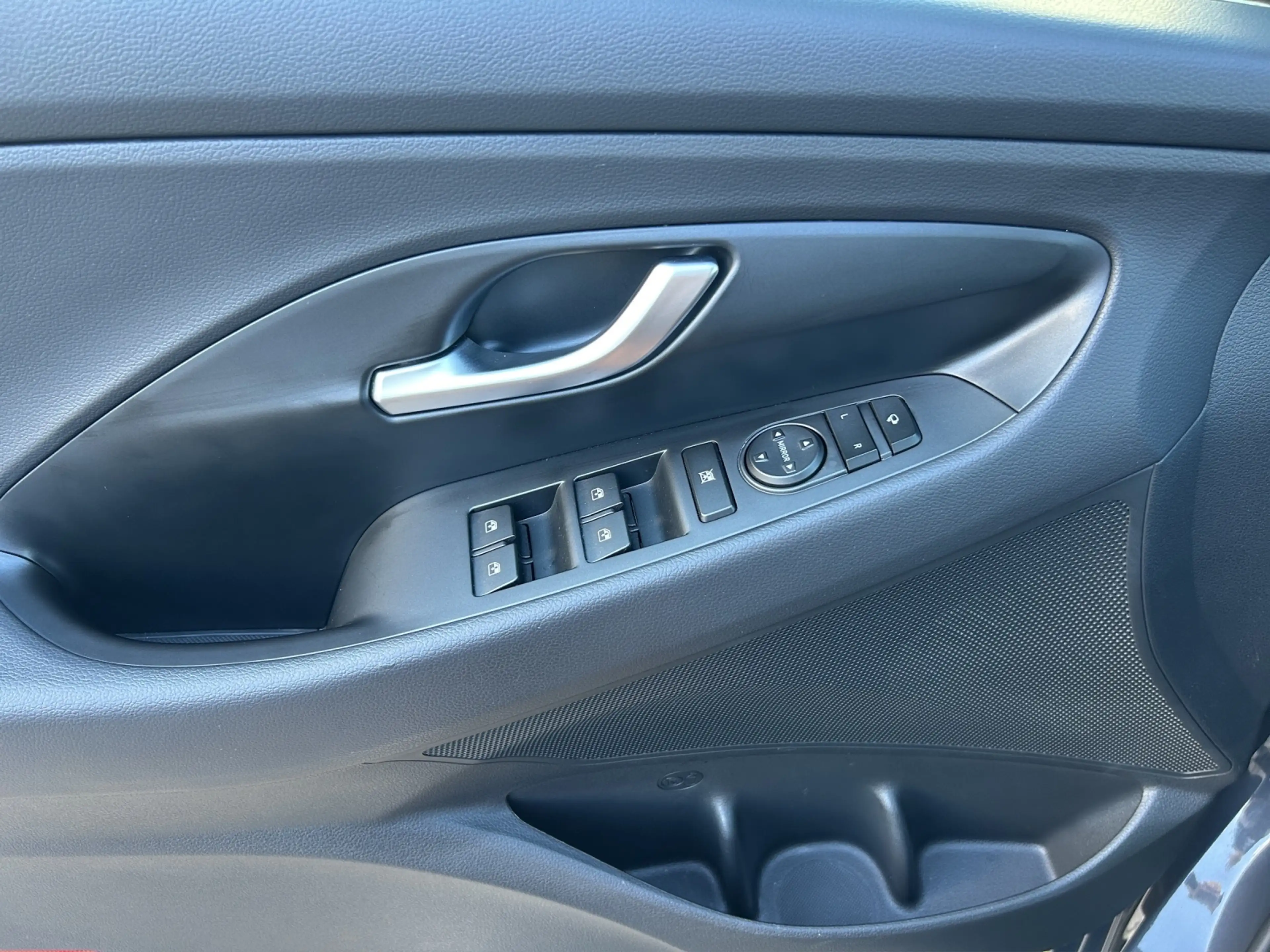 Hyundai i30 1.5 T-GDI 48V 7-DCT Advantage NAVI LED 17LM GJR — photo 11