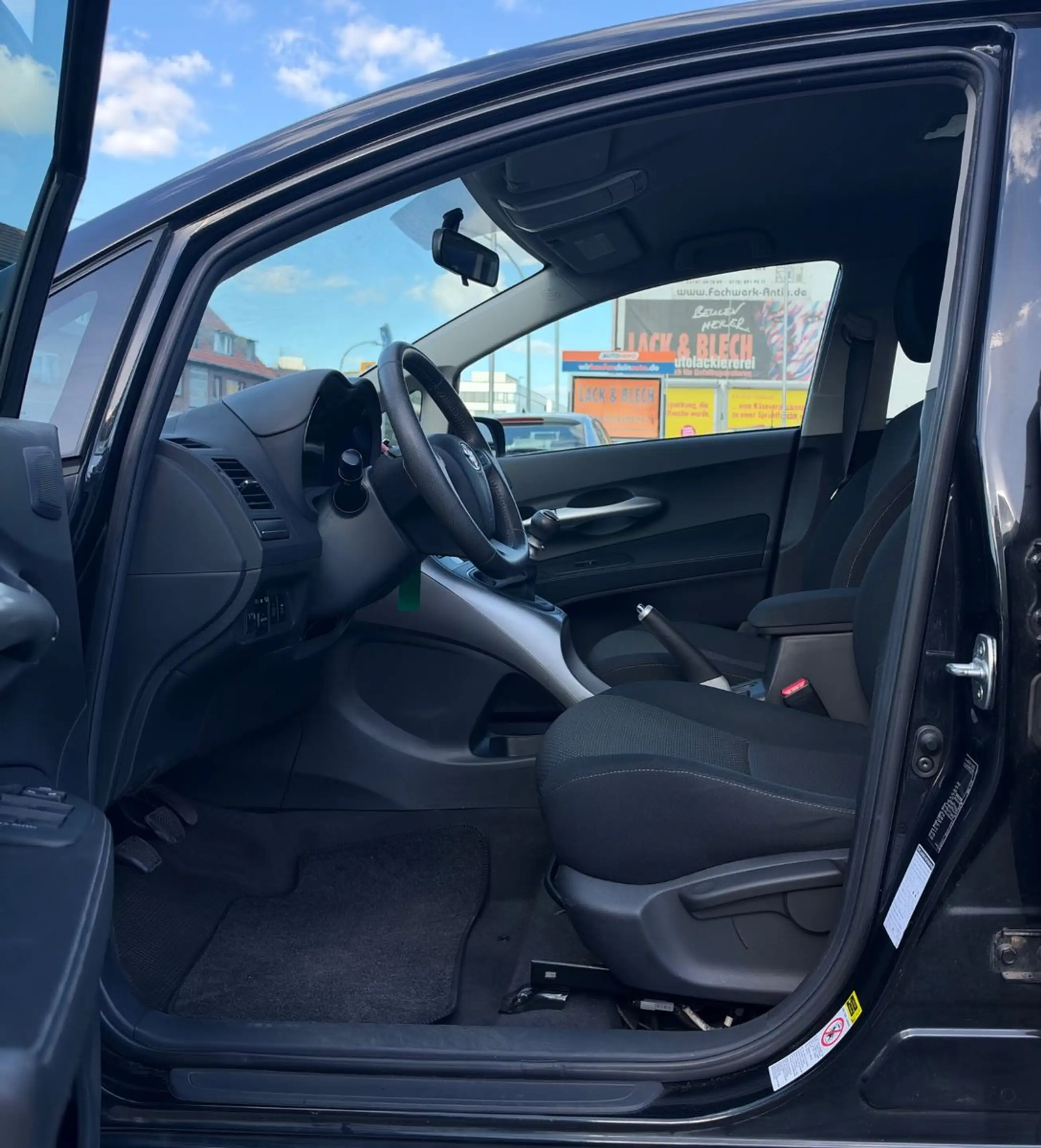 Toyota Auris 1.3 Edition 2. Hand Tüv Neu Sitzheizung — photo 13