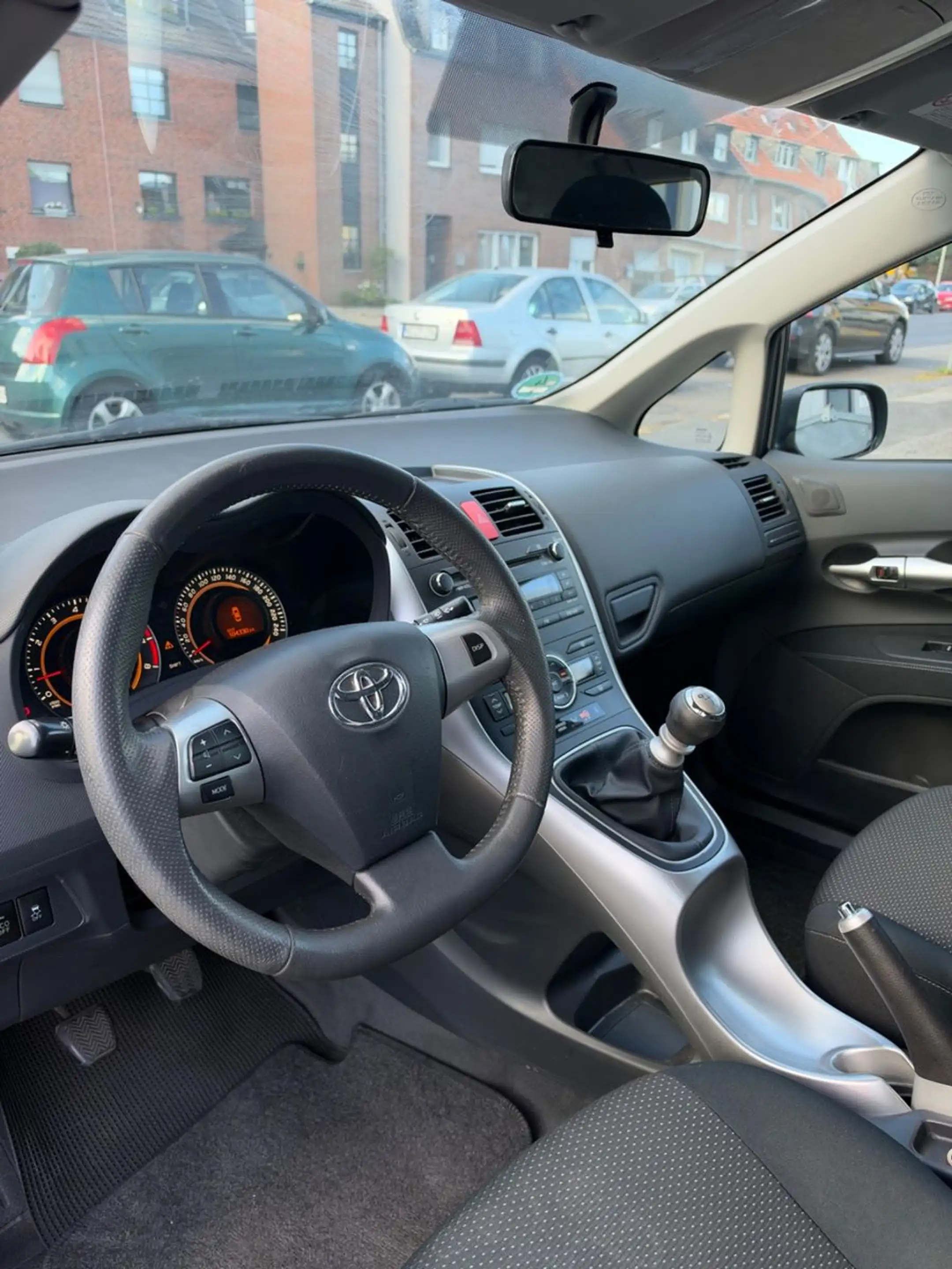 Toyota Auris 1.3 Edition 2. Hand Tüv Neu Sitzheizung — photo 14