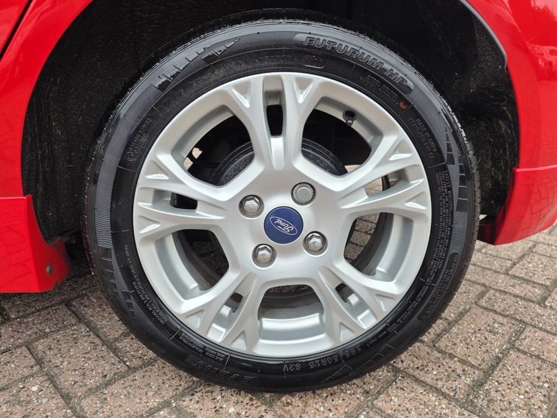 Ford Fiesta 1.0 EcoB. Hot Hatch, Airco, navigatie — photo 3