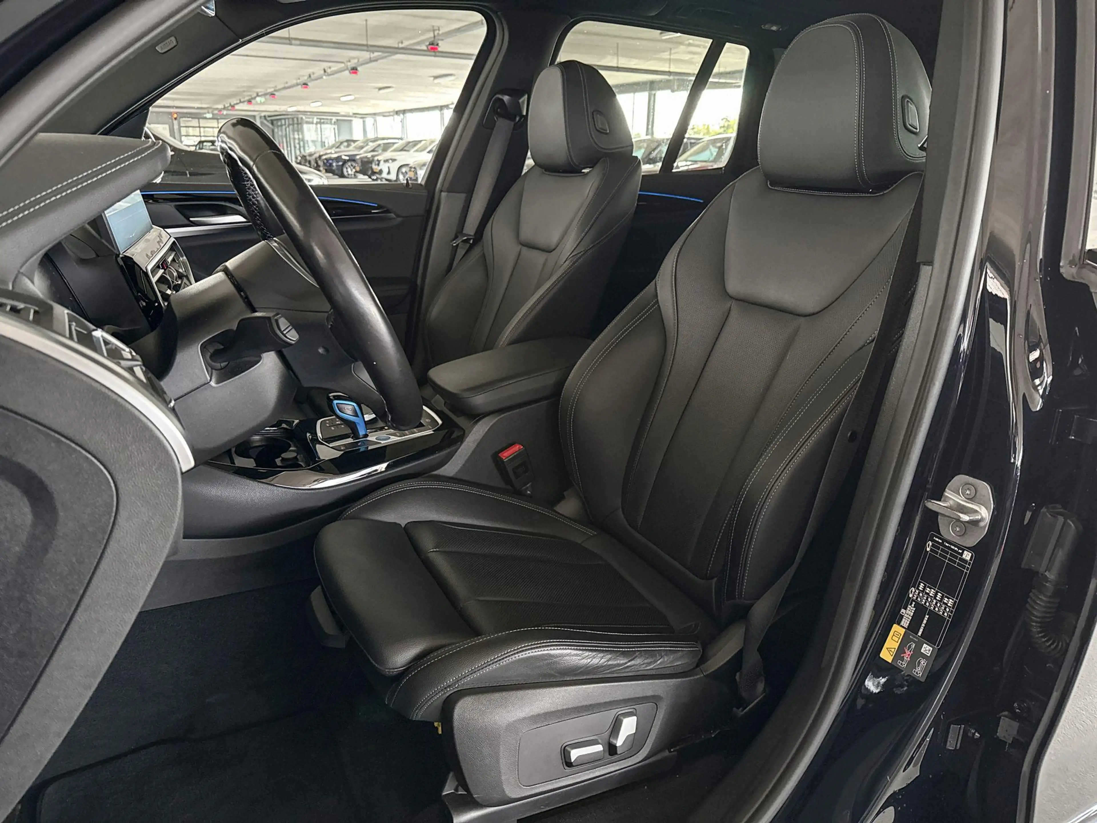 BMW iX3 Executive 80 kWh — photo 10