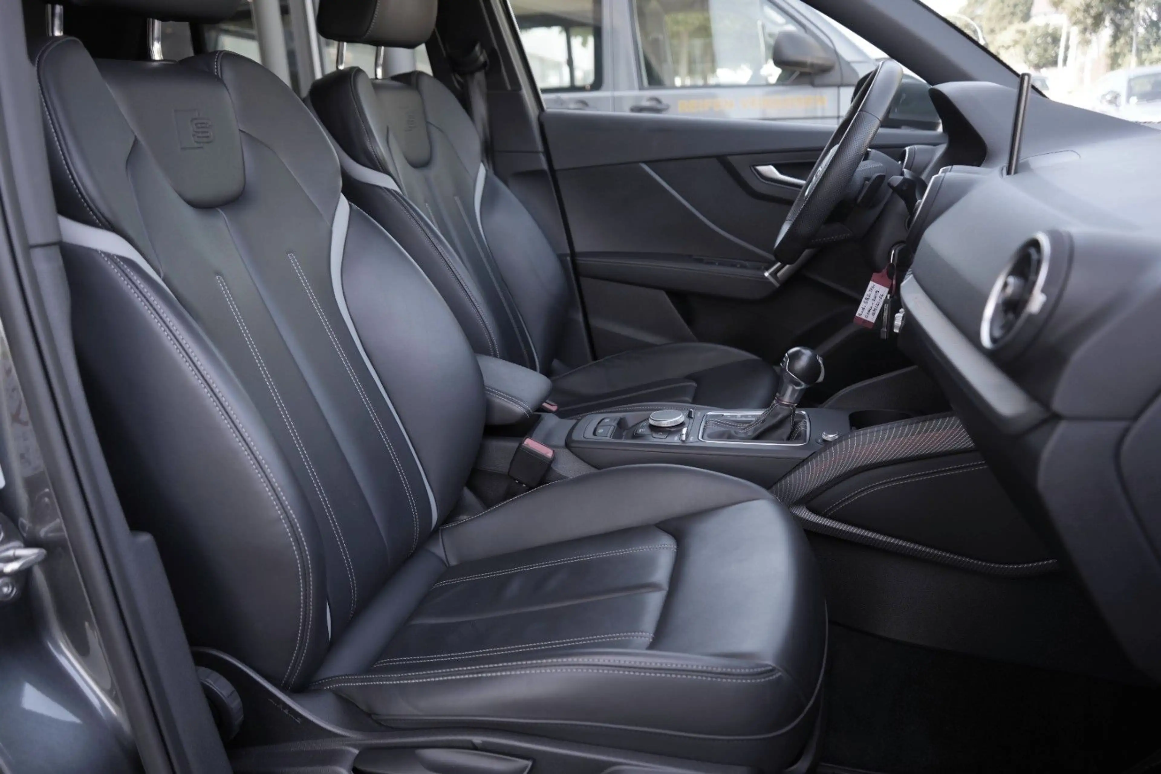 Audi SQ2 2.0 TFSI Quattro OPTIK|PANO|ACC|CAM|1. HAND — photo 14