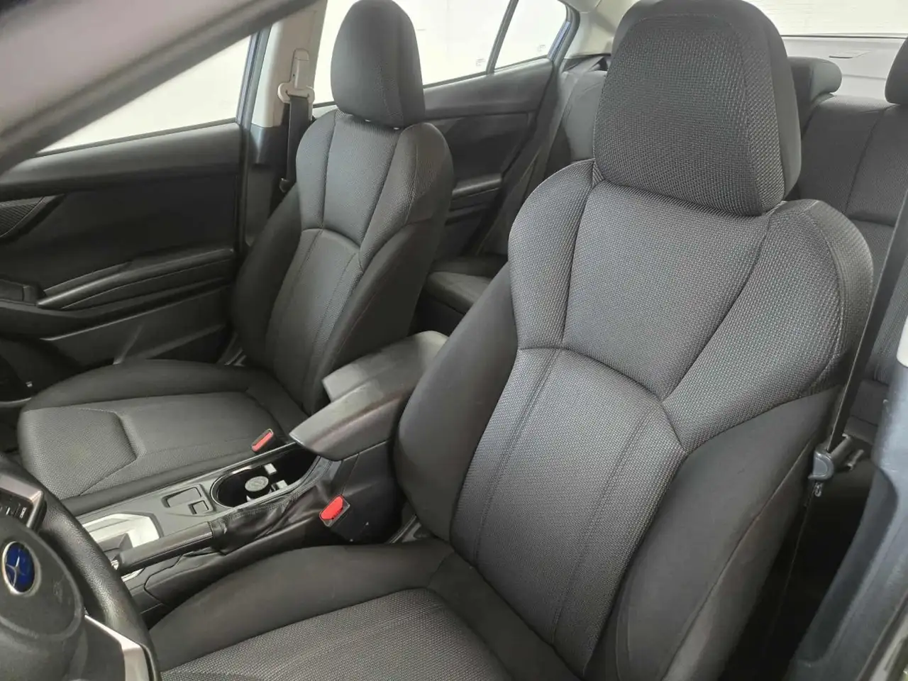 Subaru Impreza снимка Subaru Impreza