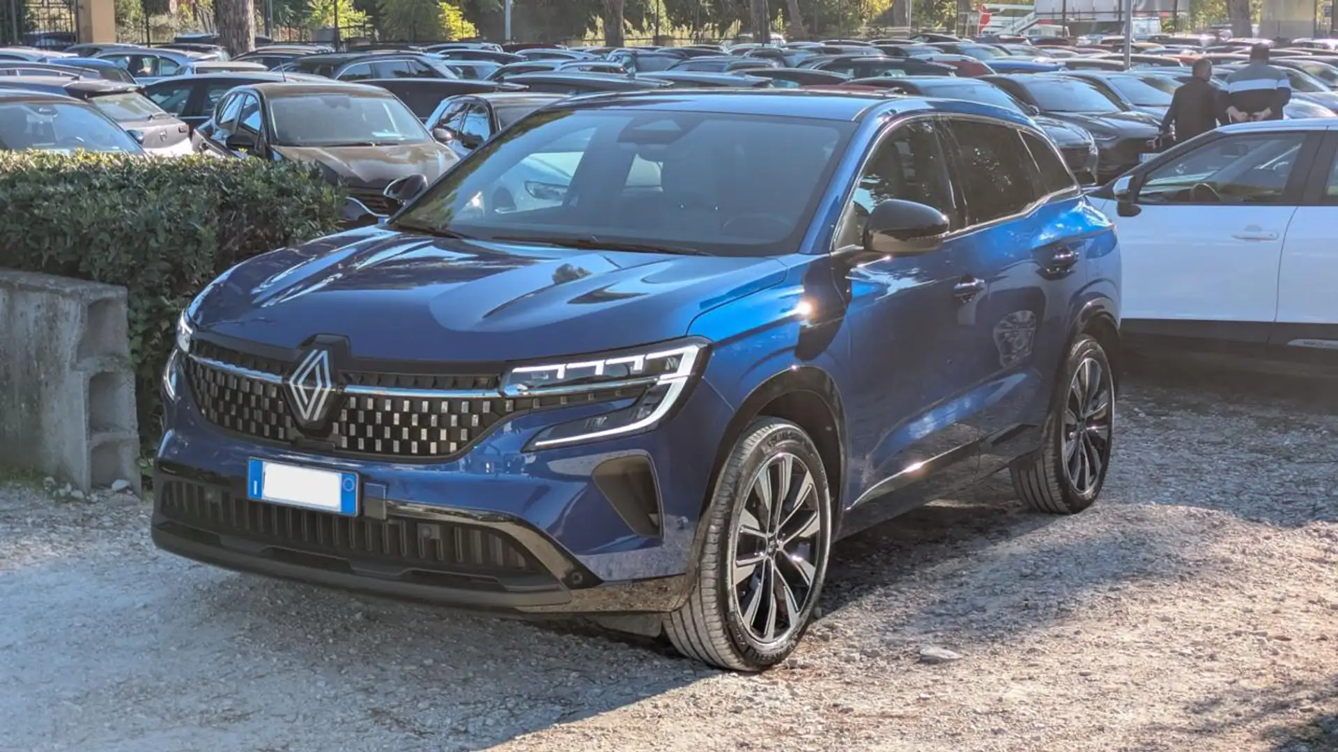 Renault Austral TECHNO 1.2 E-TECH  200cv FULL HYBRID Bleu - 2