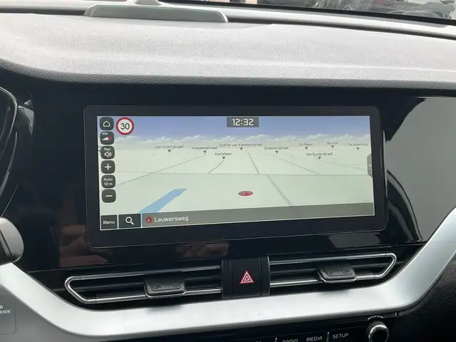 Kia Niro view 4