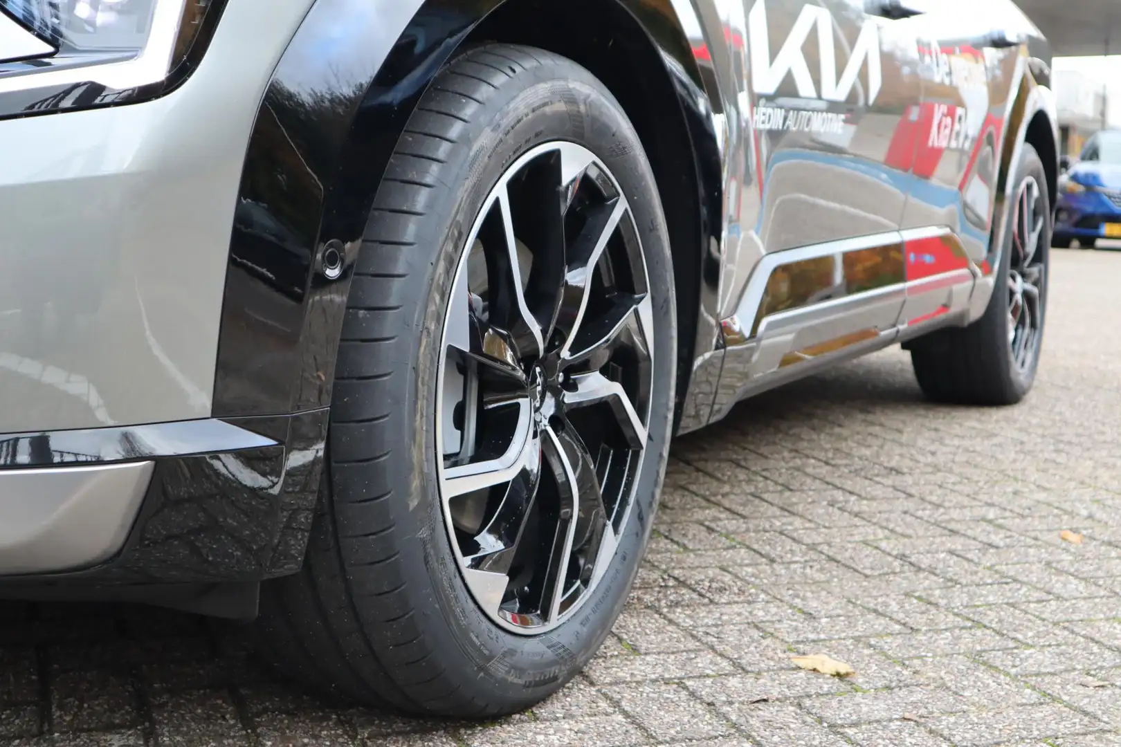 Kia EV9 Launch Edition GT-Line AWD 100 kWh ALLEEN BESCHIKB Grijs - 2
