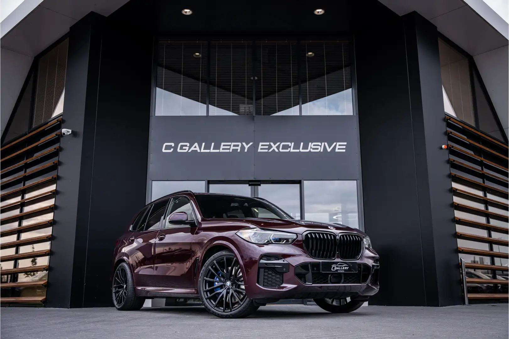BMW X5 xDrive45e High Executive M-Sport - Individual l Pa Paars - 1