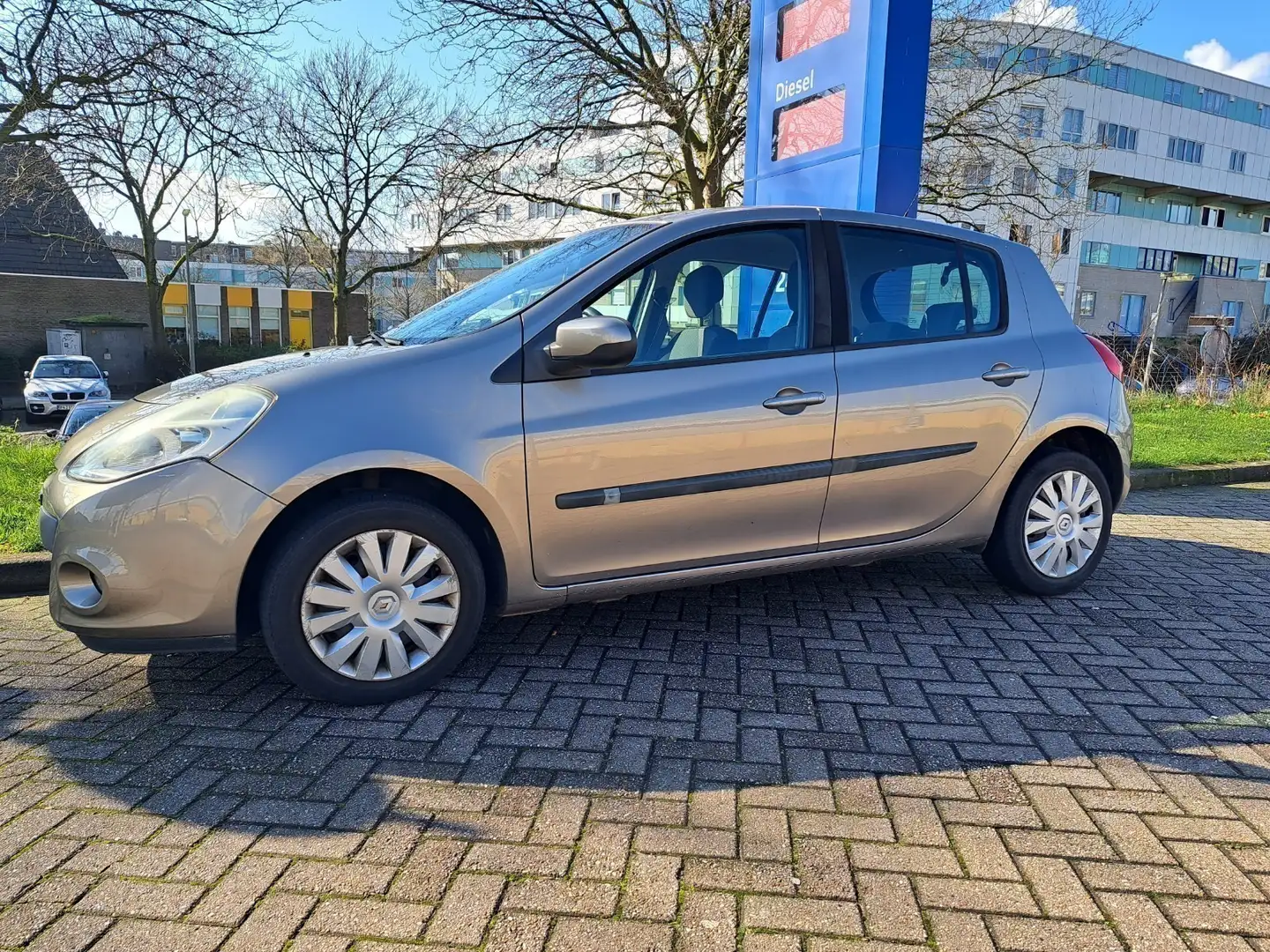 Renault Clio 1.2 Business Bronze - 1