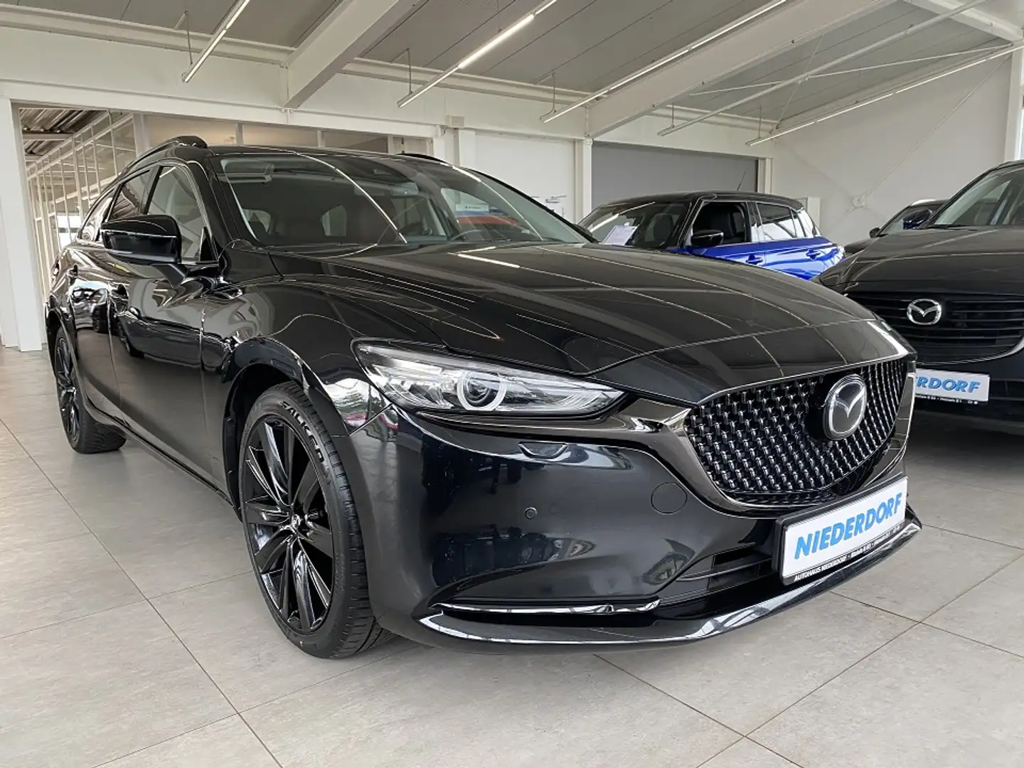 Mazda 6 Kombi 2.5 Homura AUTOMATIK Leder, GSD, Bose, Navi Schwarz - 1