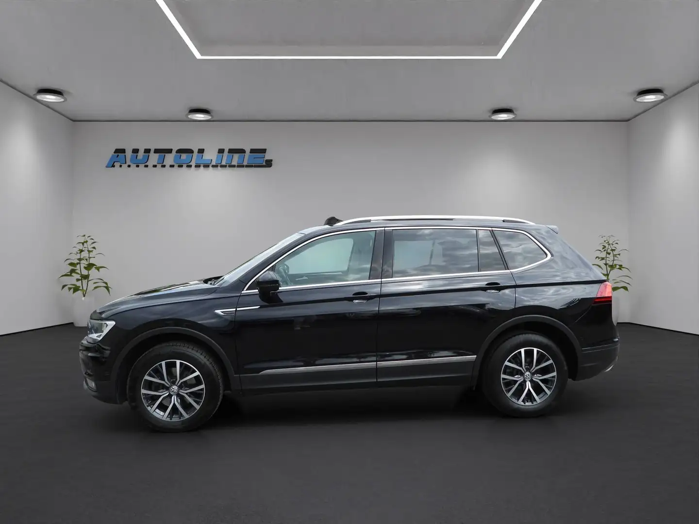 Volkswagen Tiguan Allspace TDI 2.0*DSG**DYNAUDIO**PANO*360°** Schwarz - 2