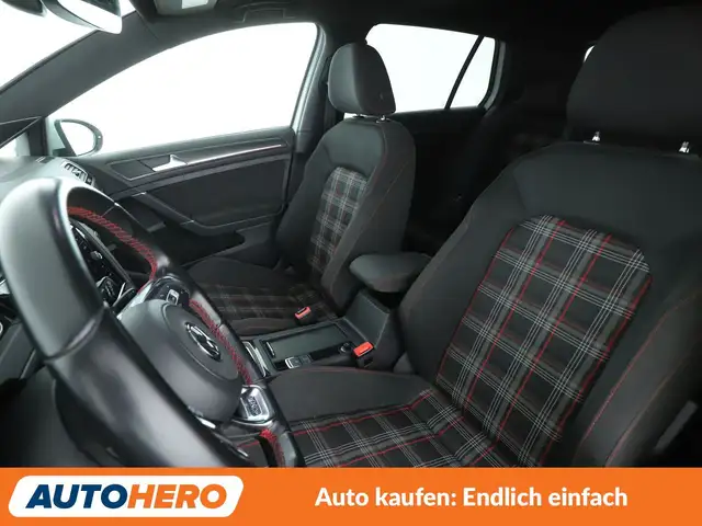 Volkswagen Golf view 10