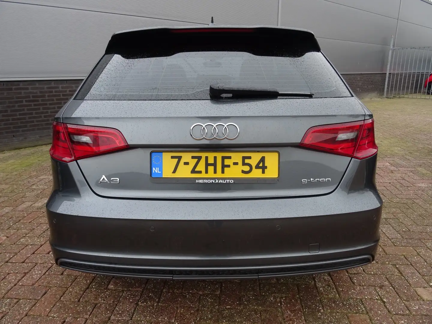 Audi A3 A3 1.4 TFSI Amb.PL S gt Grijs - 2