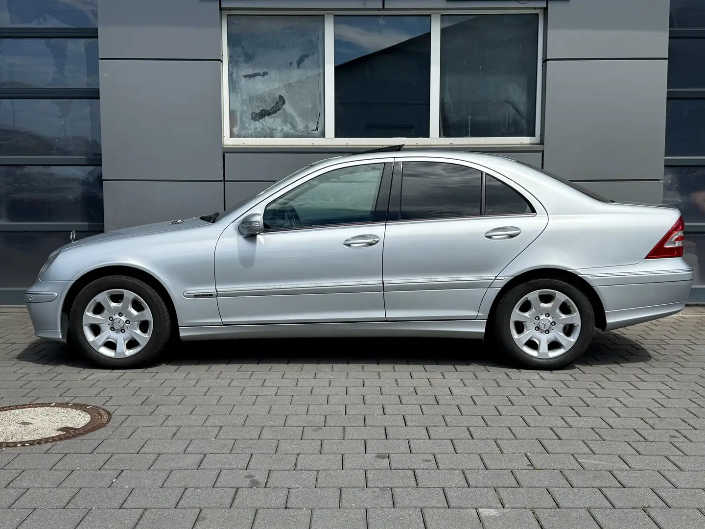 Mercedes-Benz C 180 Kompressor Elegance Schiebedach/Navi/Tempomat Zilver - 2