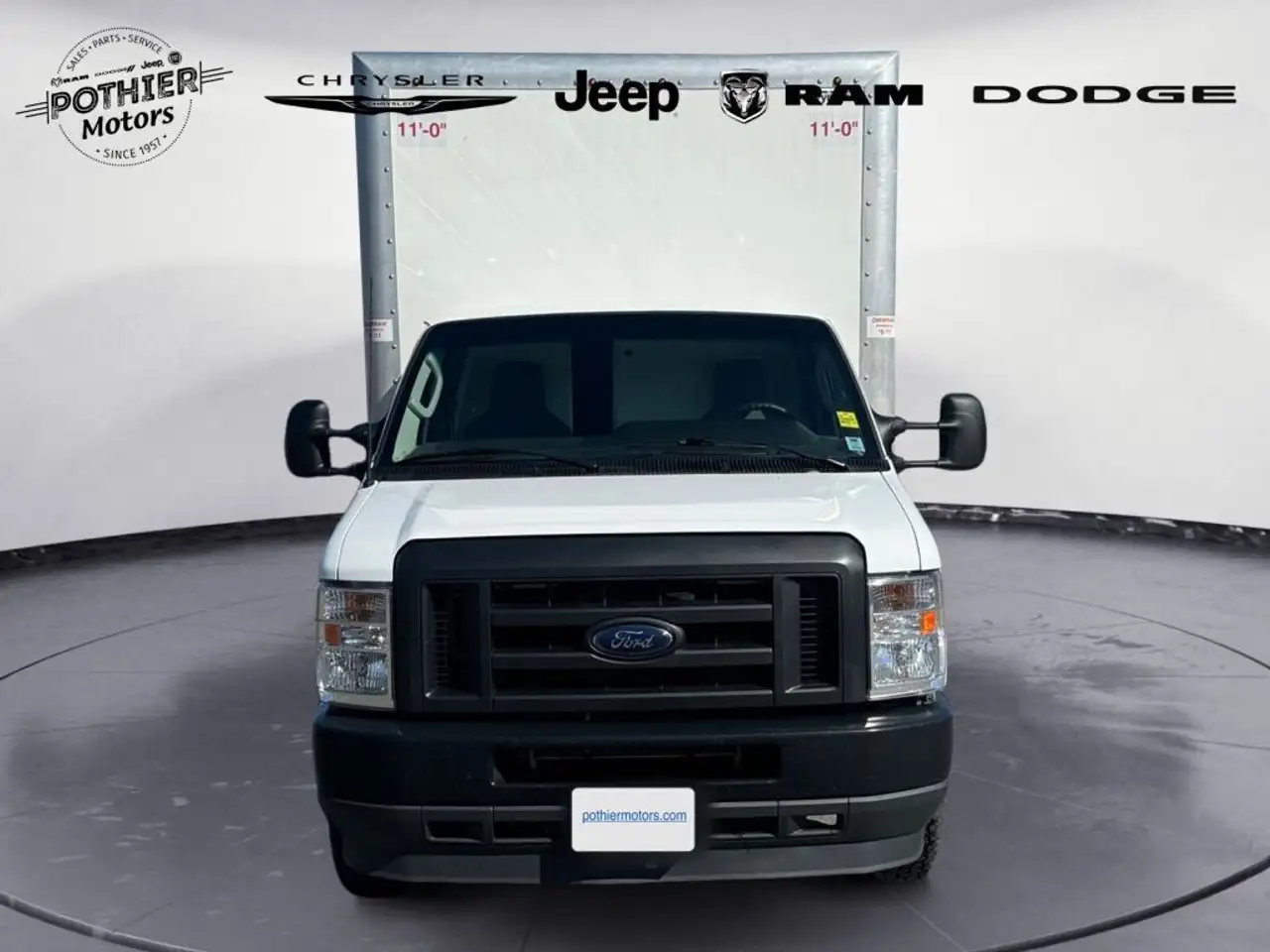 Ford E-Series Cutaway снимка Ford E-Series Cutaway