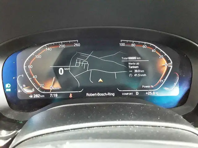 BMW 5 Series view 11