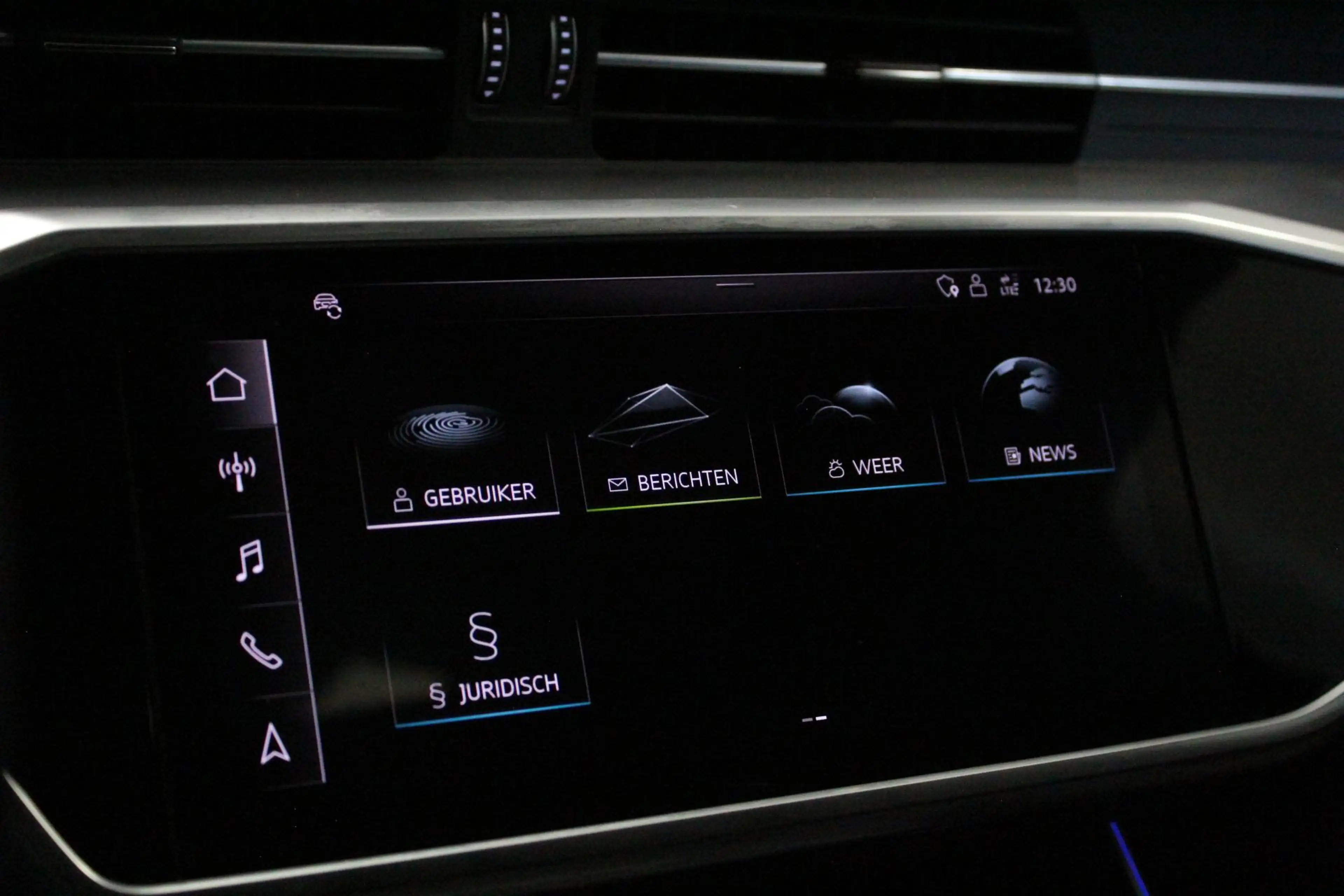 Audi A6 Avant 55 TFSI quattro Design Pro Line Plus | PANO- — photo 40