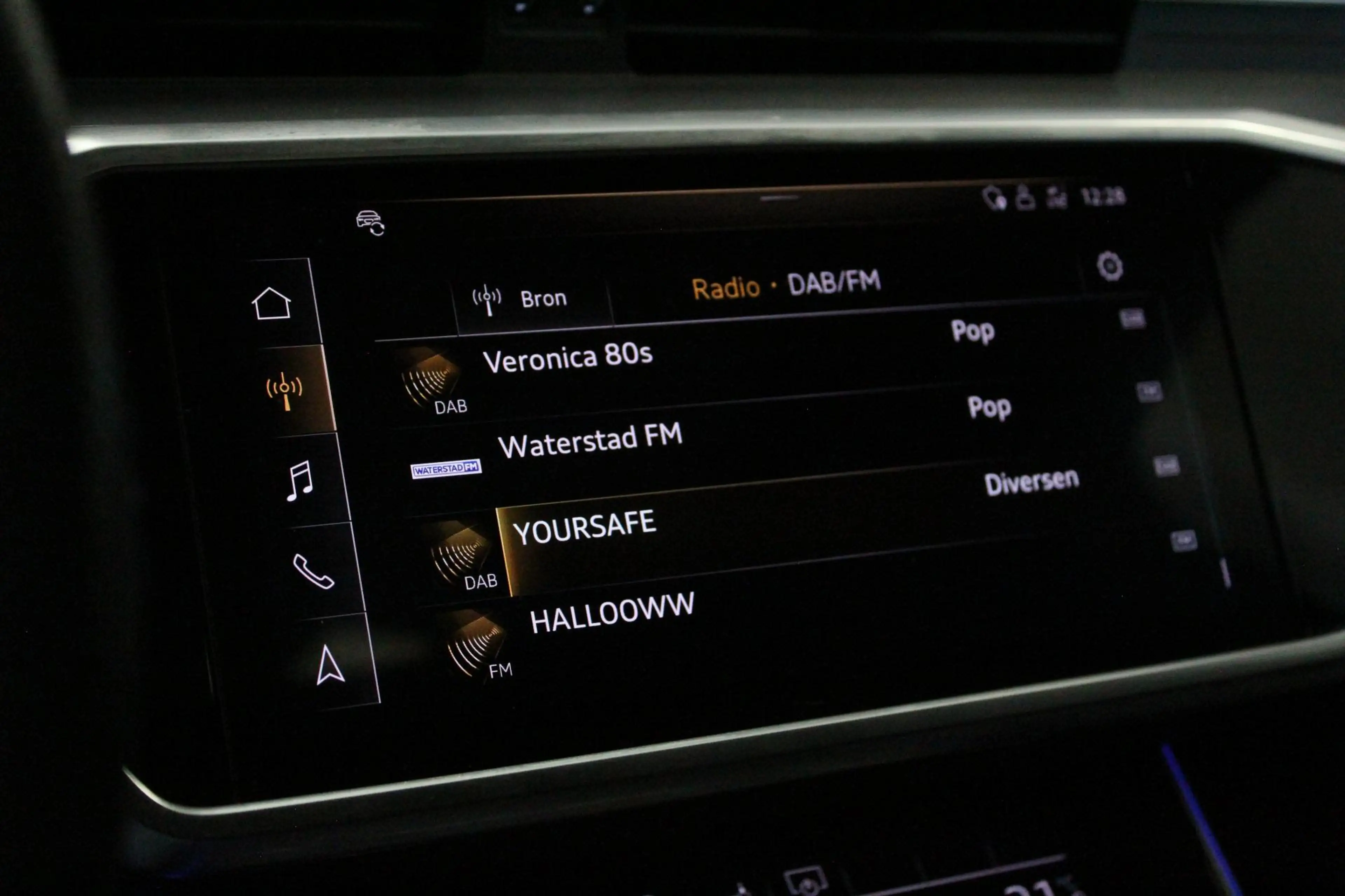 Audi A6 Avant 55 TFSI quattro Design Pro Line Plus | PANO- — photo 32