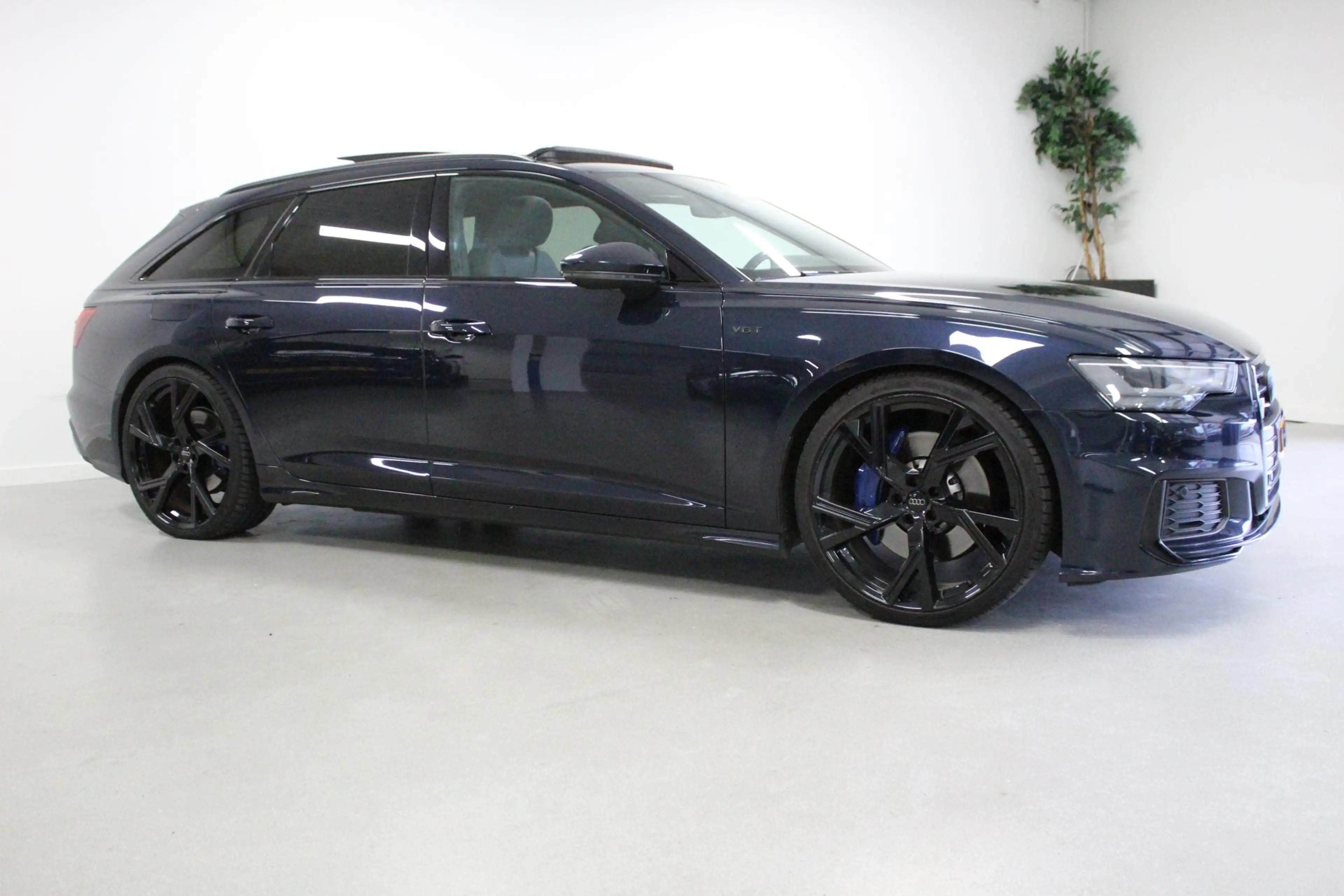 Audi A6 Avant 55 TFSI quattro Design Pro Line Plus | PANO- — photo 2