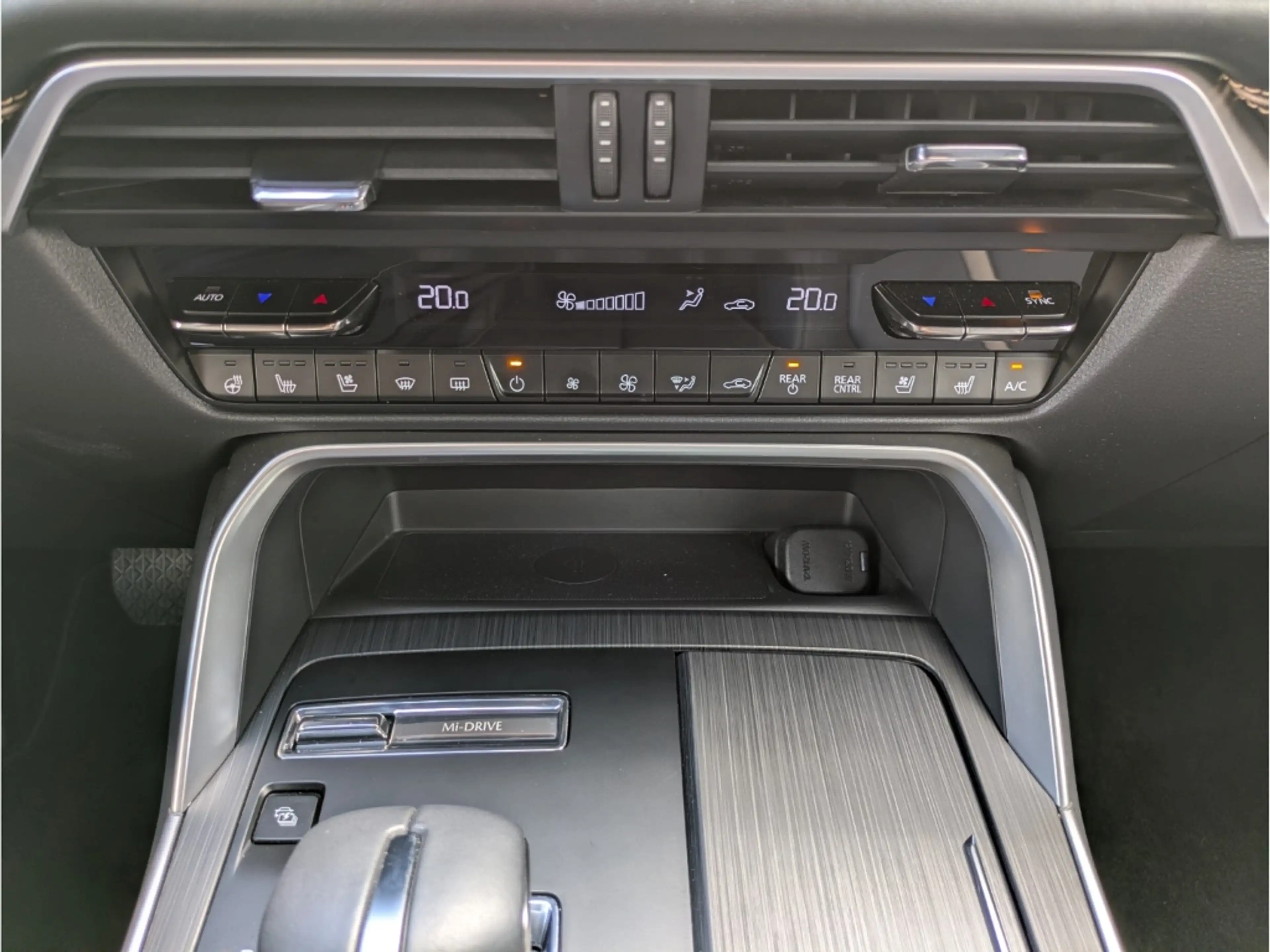 Mazda CX-80 HOMURA PLUS e-Skyactiv PHEV 327PS 8AT HUD El. Pano — photo 12