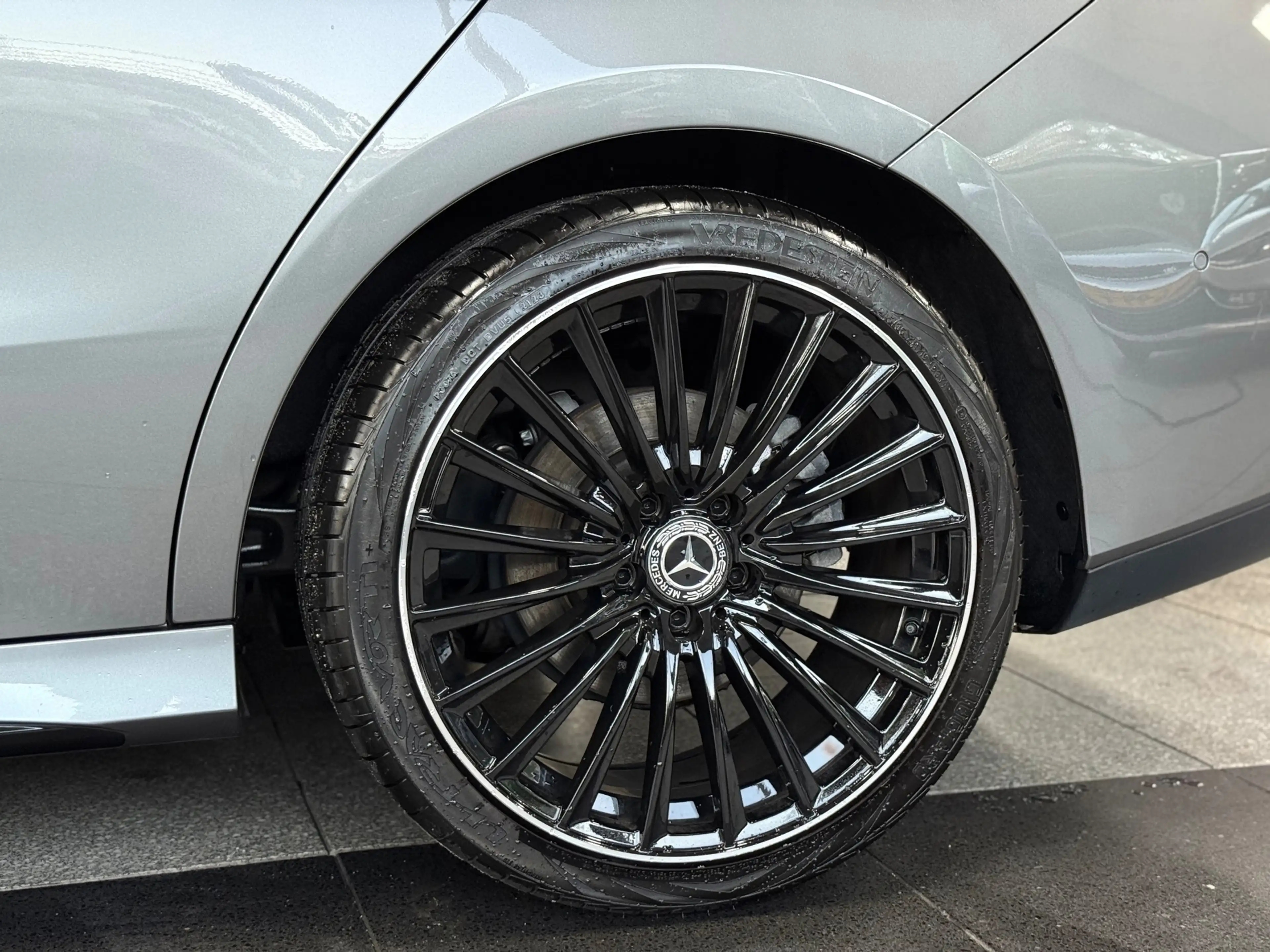 Mercedes-Benz CLA 180 Star Edition AMG Line — photo 14