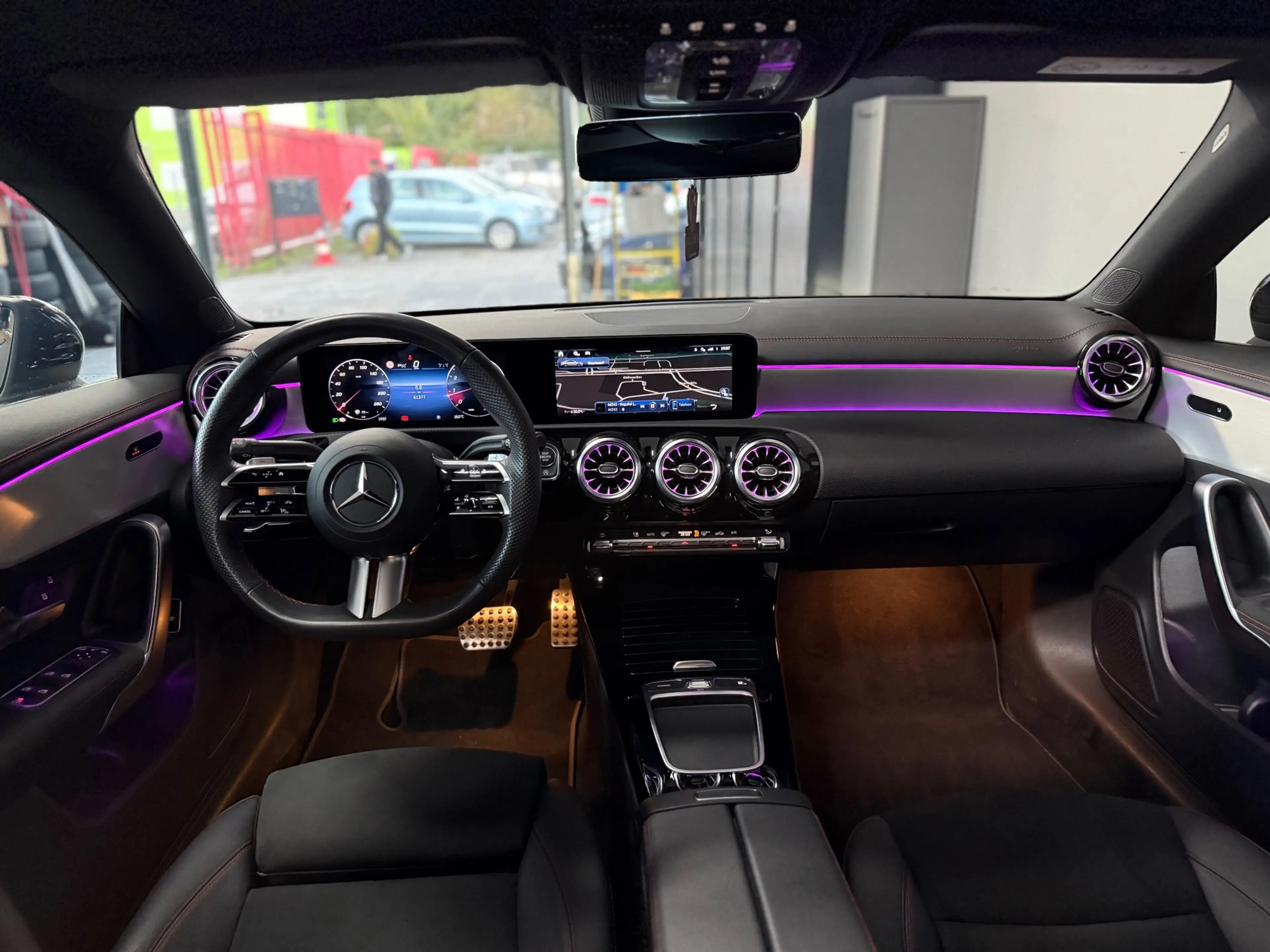 Mercedes-Benz CLA 180 Star Edition AMG Line — photo 2