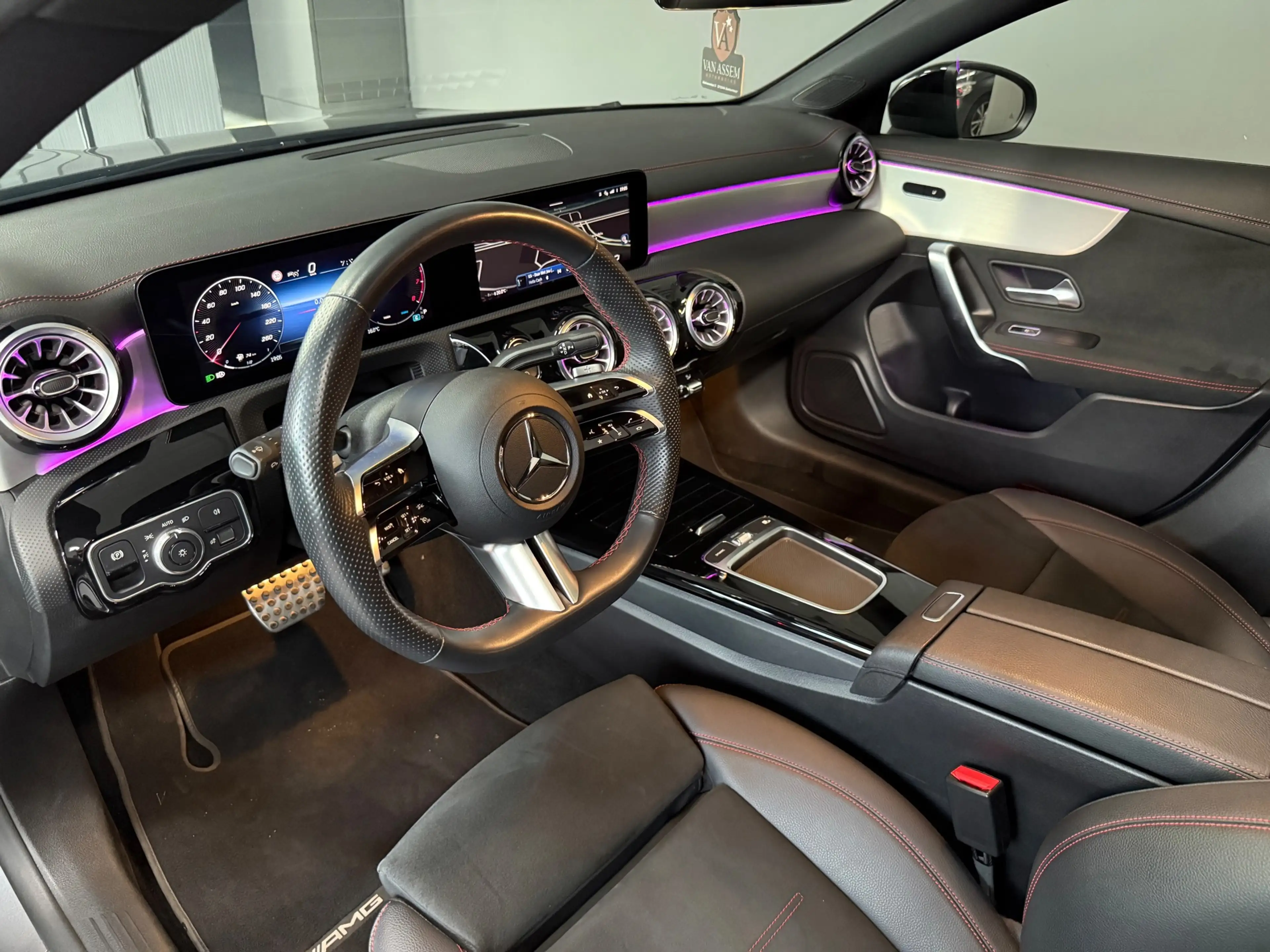Mercedes-Benz CLA 180 Star Edition AMG Line — photo 9
