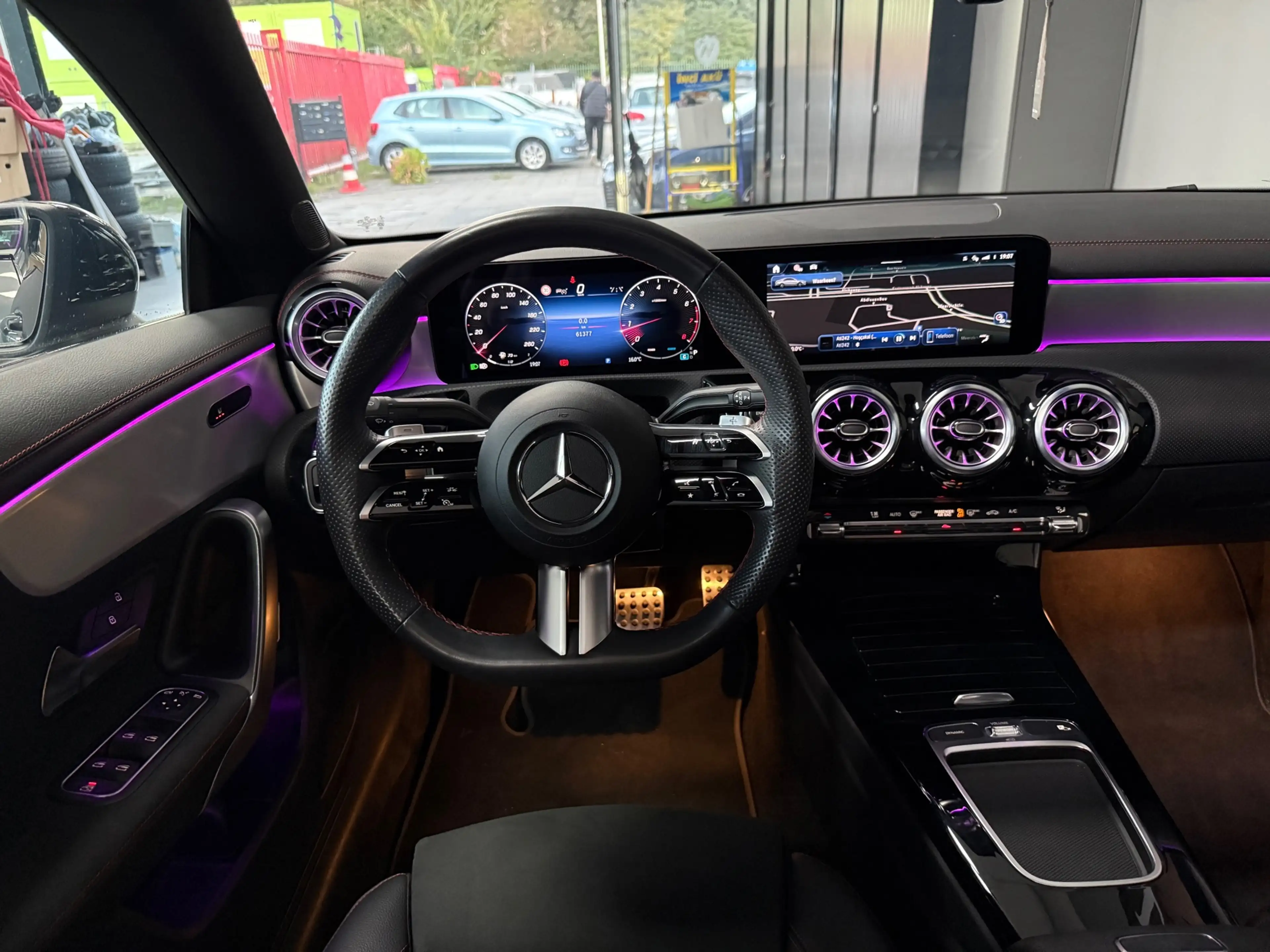 Mercedes-Benz CLA 180 Star Edition AMG Line — photo 10