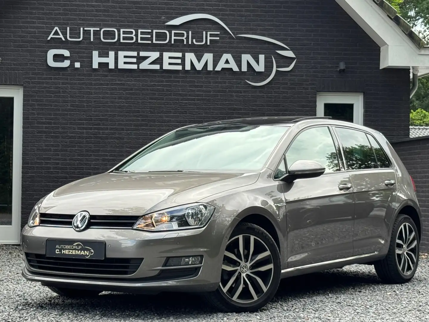 Volkswagen Golf 1.2 TSI CUP Edition PANORAMADAK CRUISE CONTROL CLI Grijs - 1