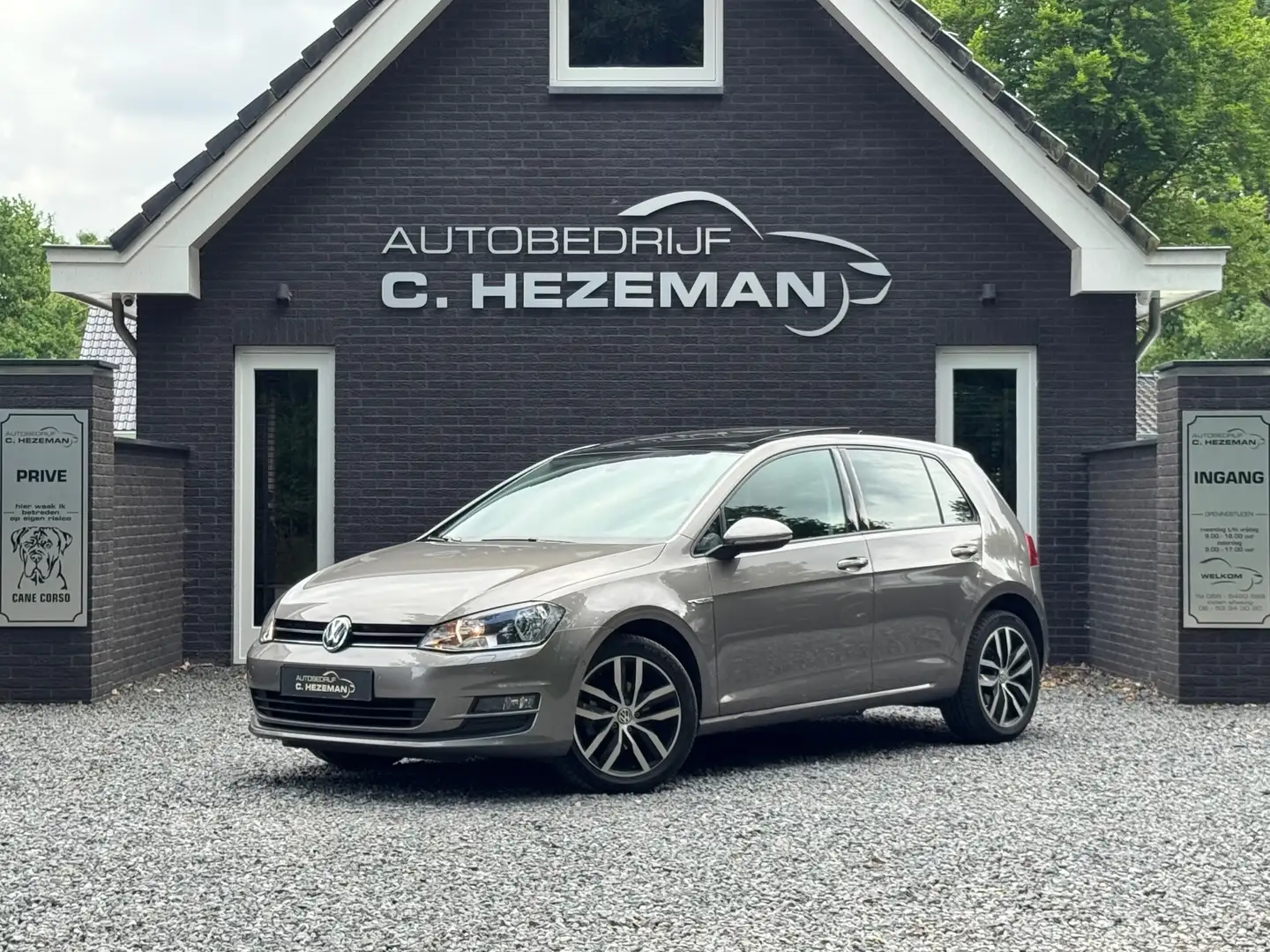 Volkswagen Golf 1.2 TSI CUP Edition PANORAMADAK CRUISE CONTROL CLI Grijs - 2