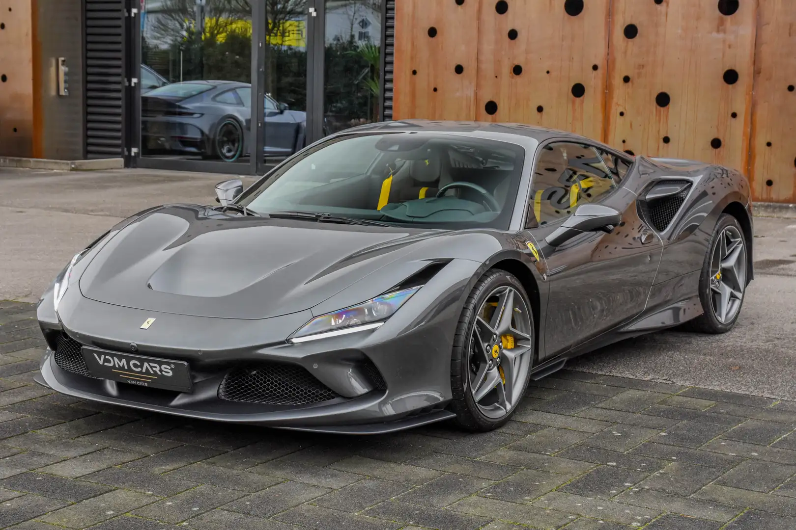 Ferrari F8 Tributo 3.9 V8 HELE | Carbon | Lift | Surround View | CarP Grey - 2